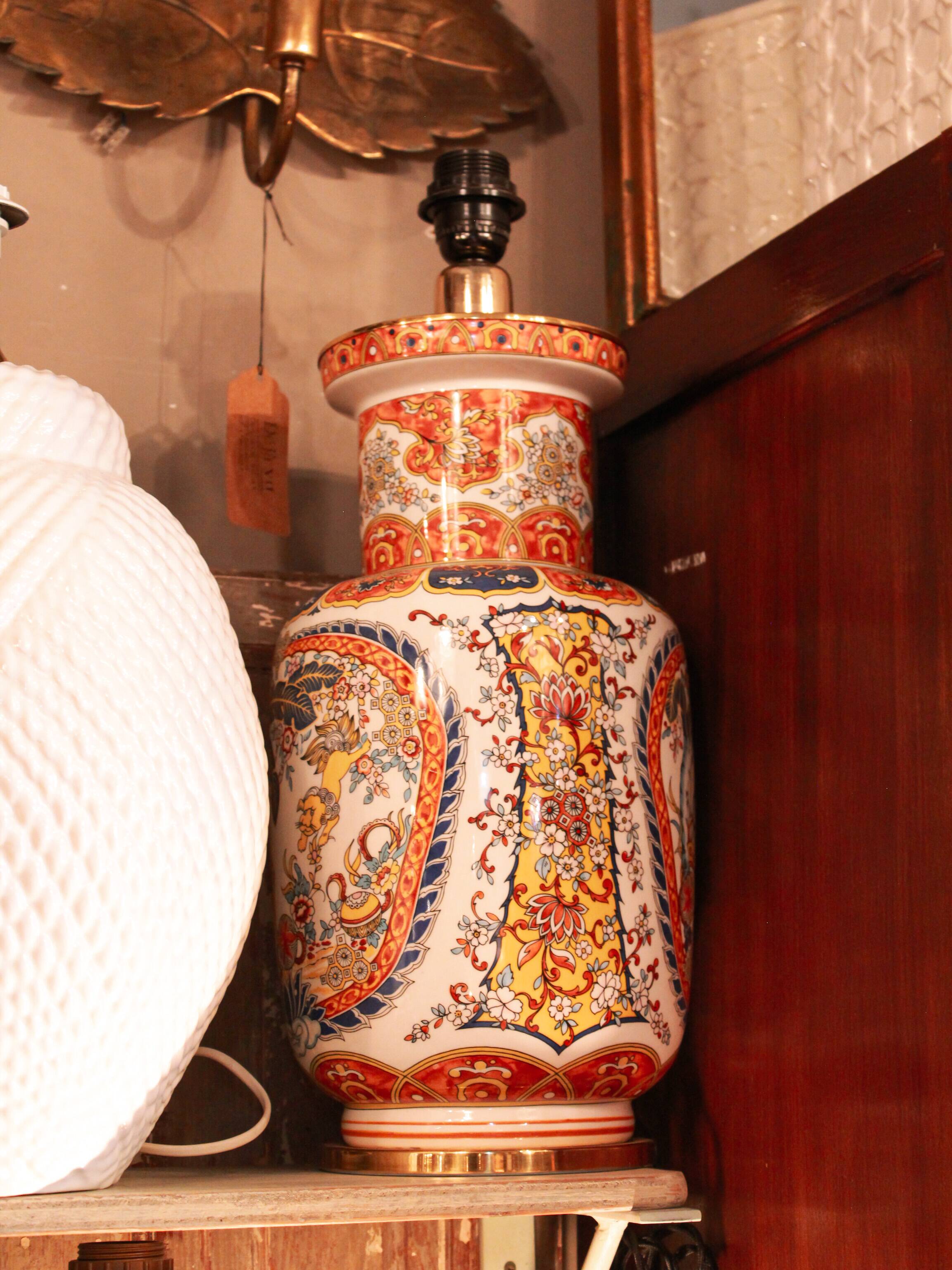 Italian porcelain table lamp in the Chinoiserie style