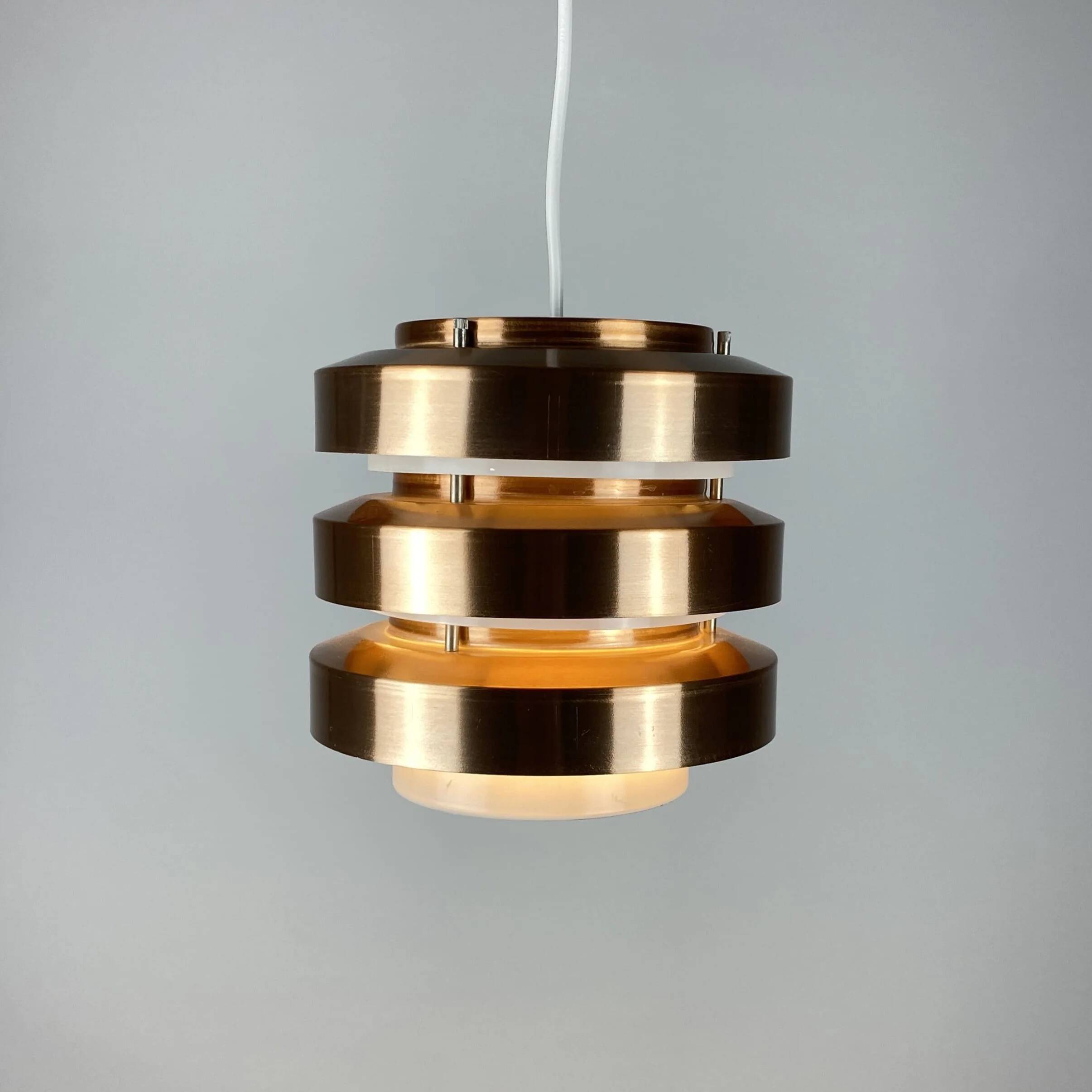 Suspension manufactured by VEB Metalldrücker Halle of the GDR (East Germany) 1970