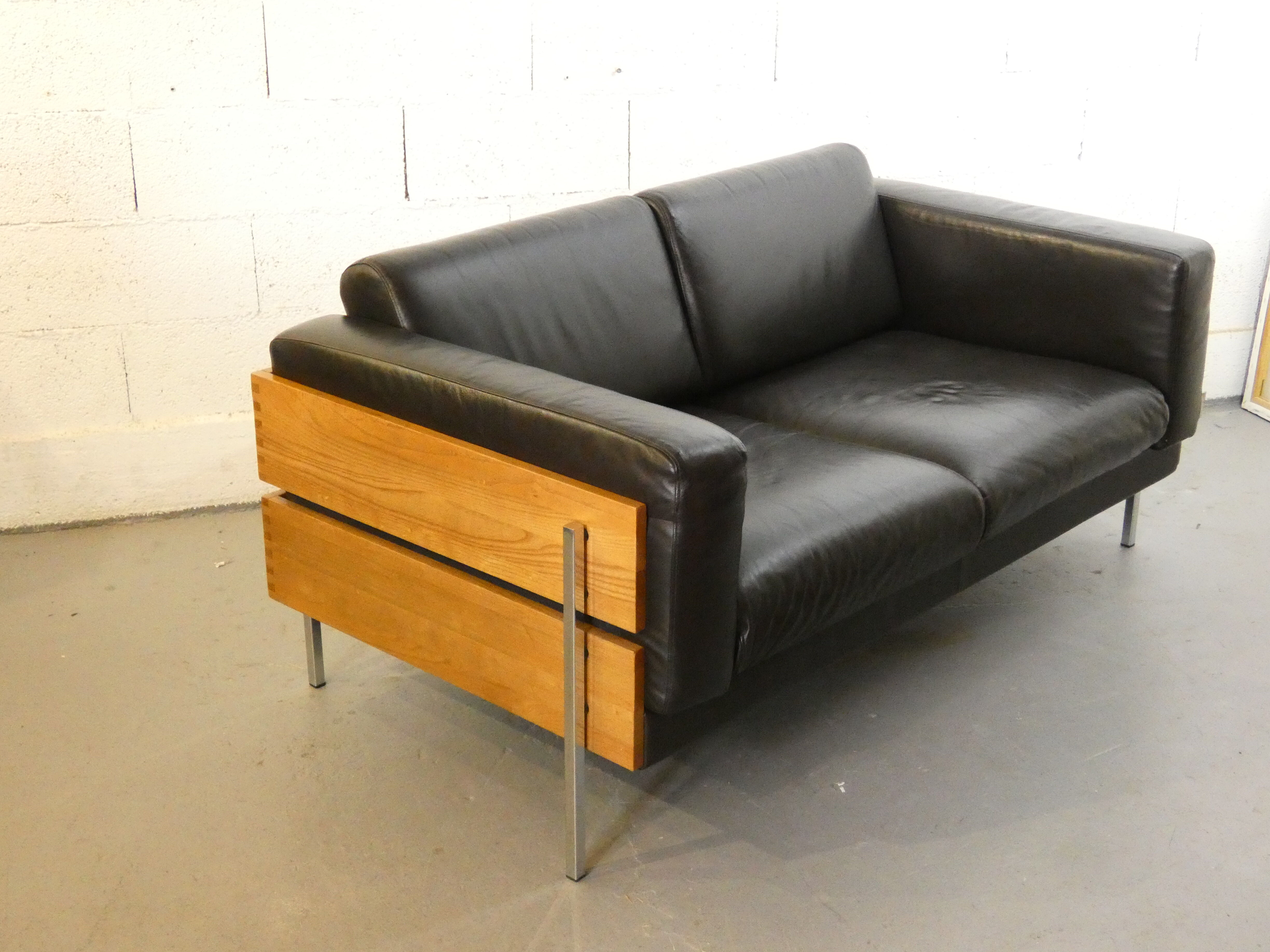 Sofa Forum by Robin Day published by Habitat