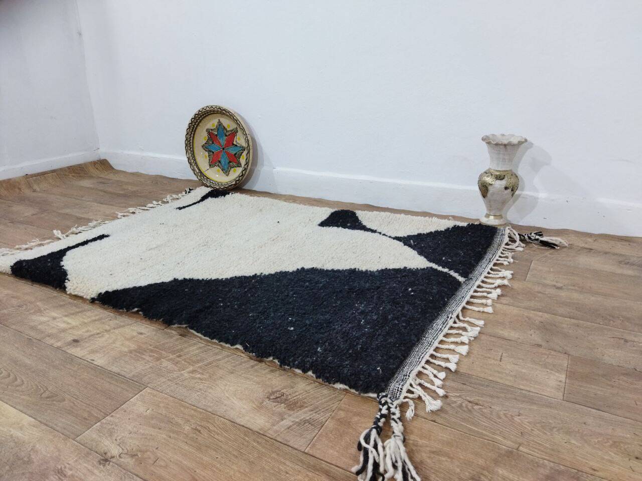 Handmade moroccan berber rug 140 x 90 cm