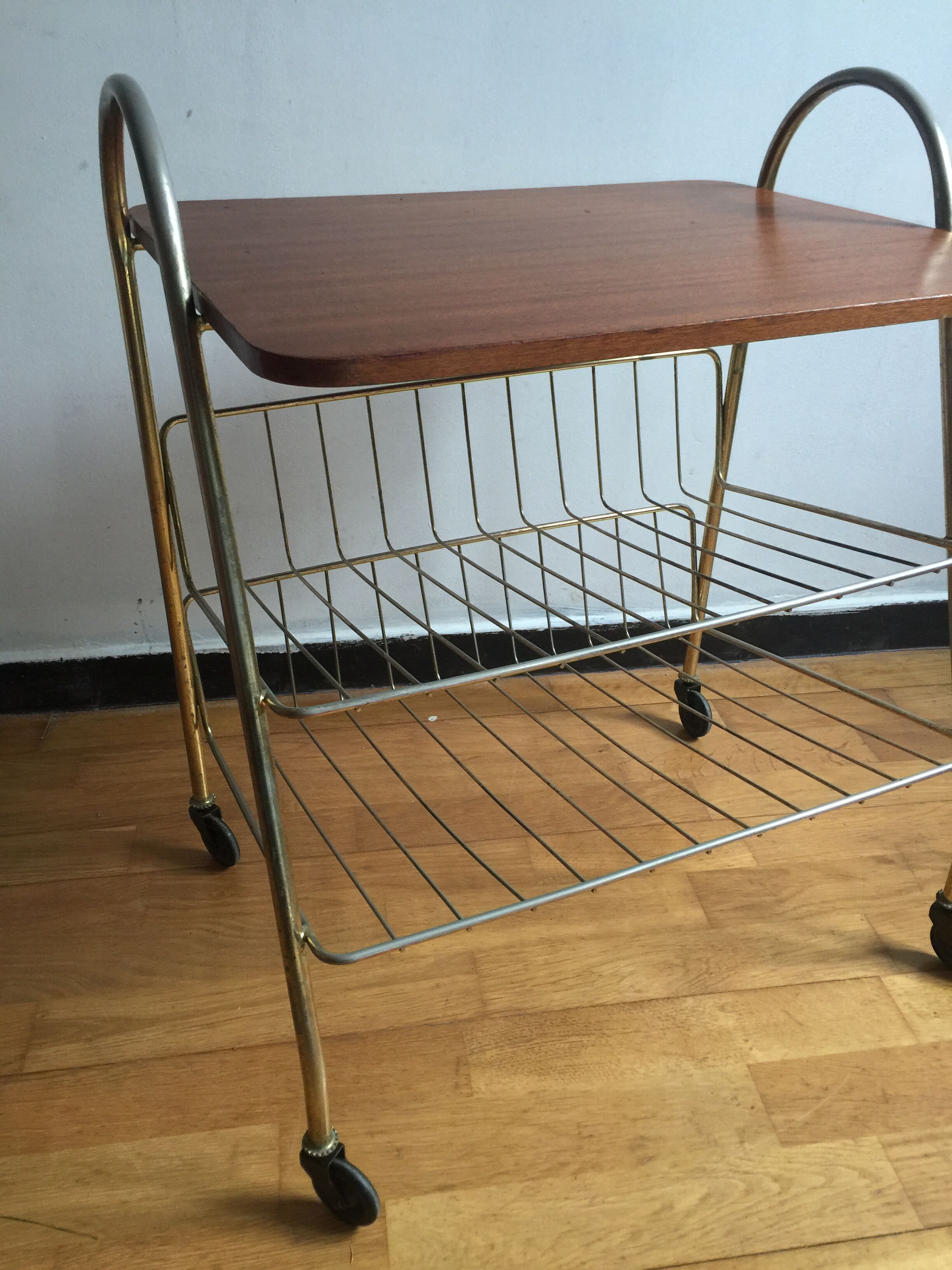 Vinyl holder service