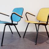 Ensemble de deux fauteuils jaune et bleu années 50/60