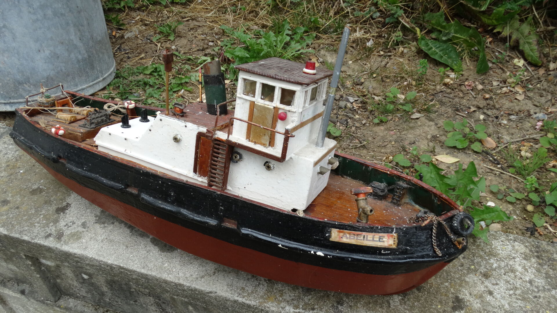 Boat tug bee 22 le havre jouet 70s
