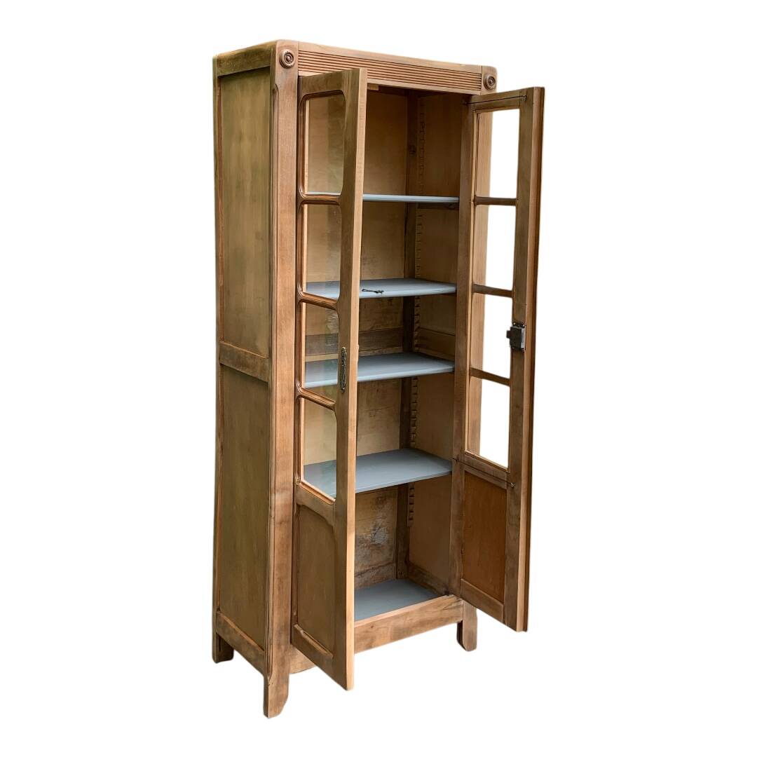 Armoire parisienne vitrée en bois brut, 1940