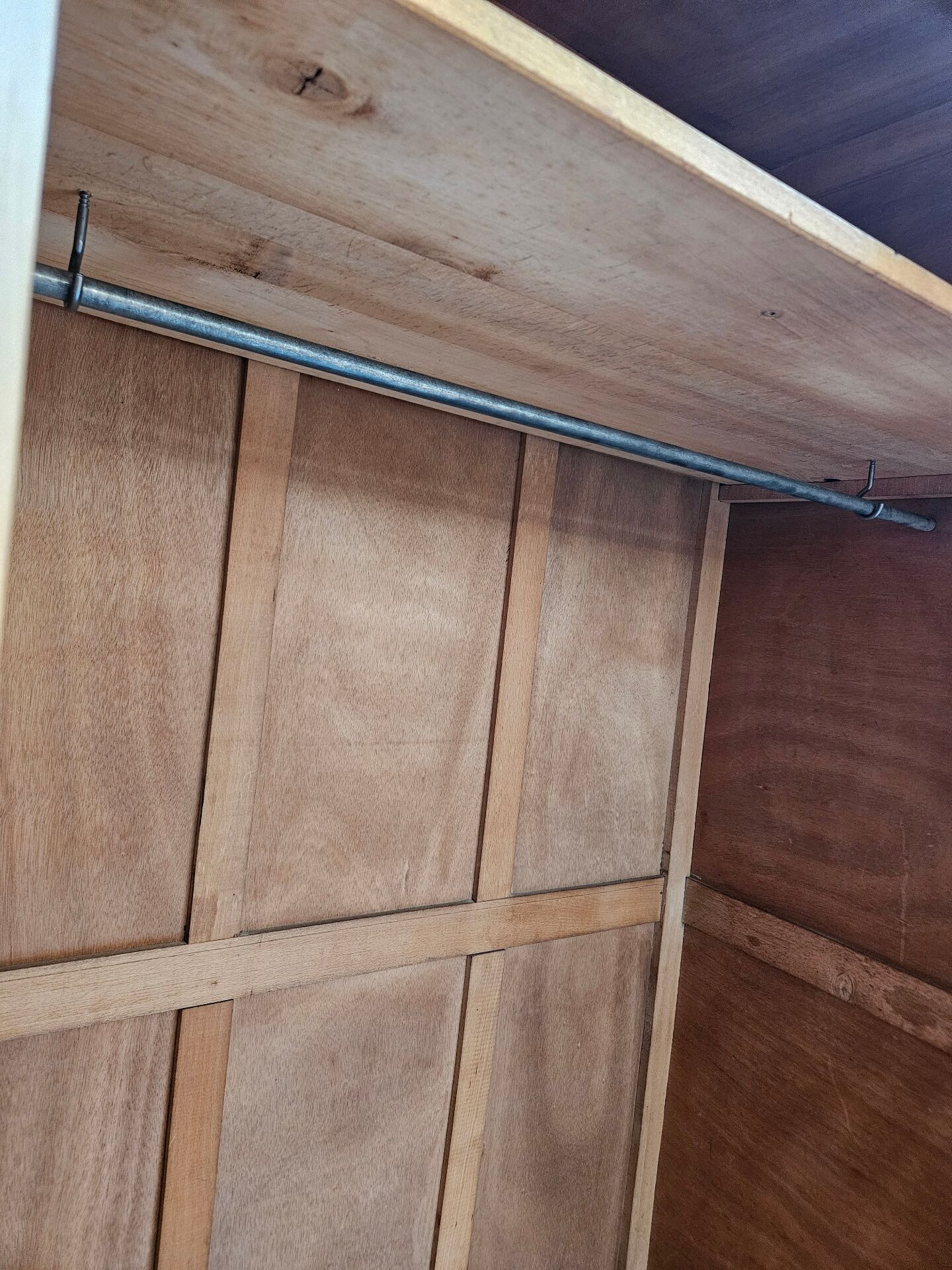 Armoire ancienne en bois