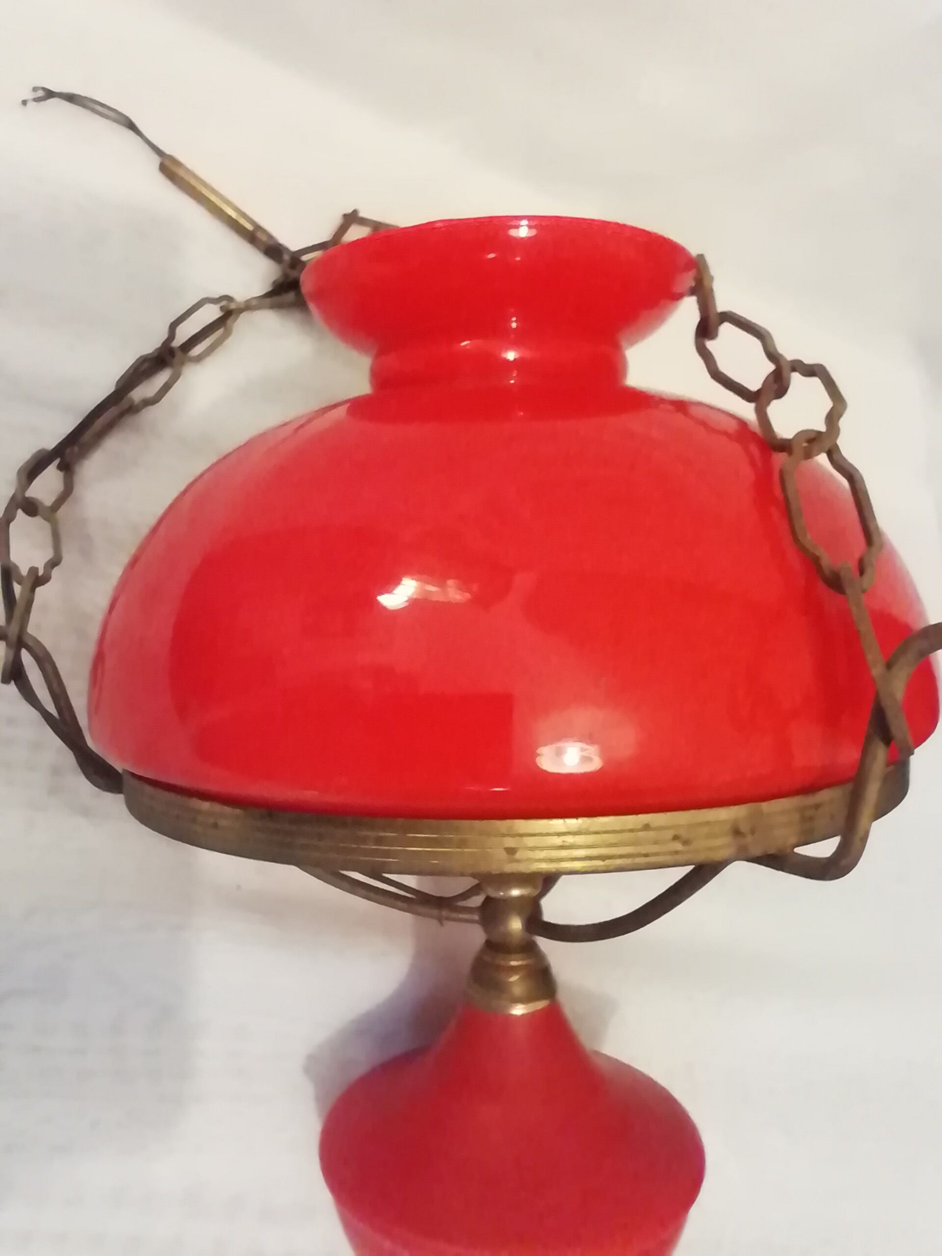 Ancien lustre globe rouge