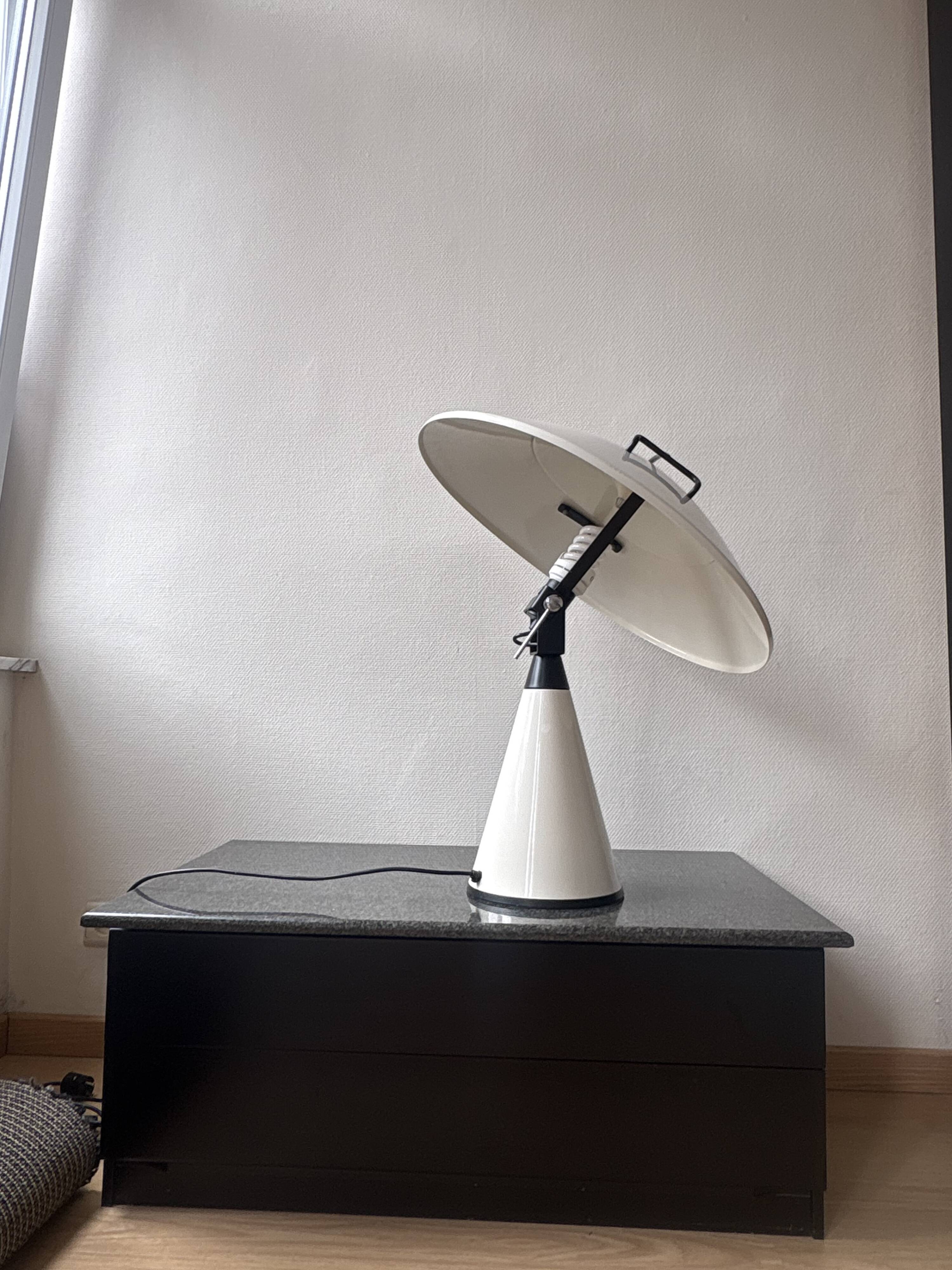 Martinelli Luce — Vintage table lamp “Radar” Mod. 676 — Made in Italy