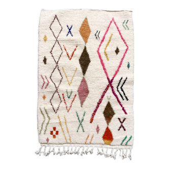 Tapis berbère marocain azilal écru à motifs multicolores 143x96cm