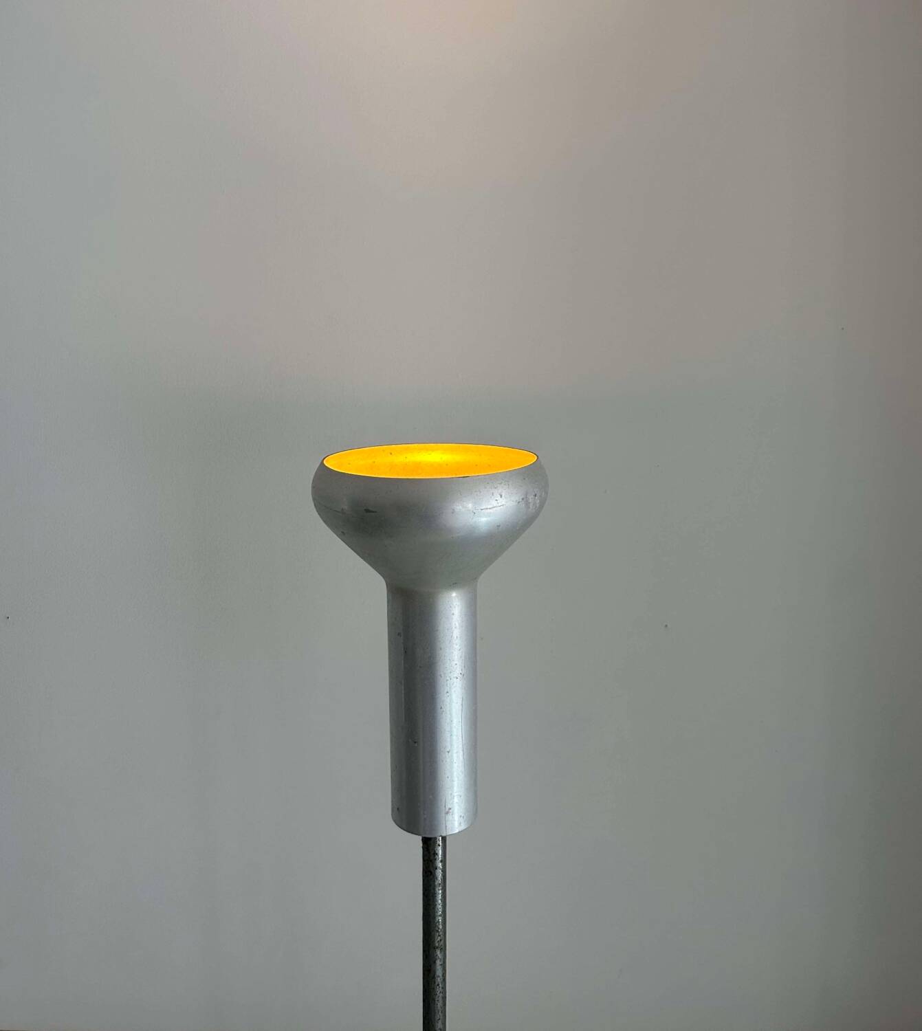 Vintage modernist floor lamp, Gino Sarfatti model 1073, Arteluce Italy 1956