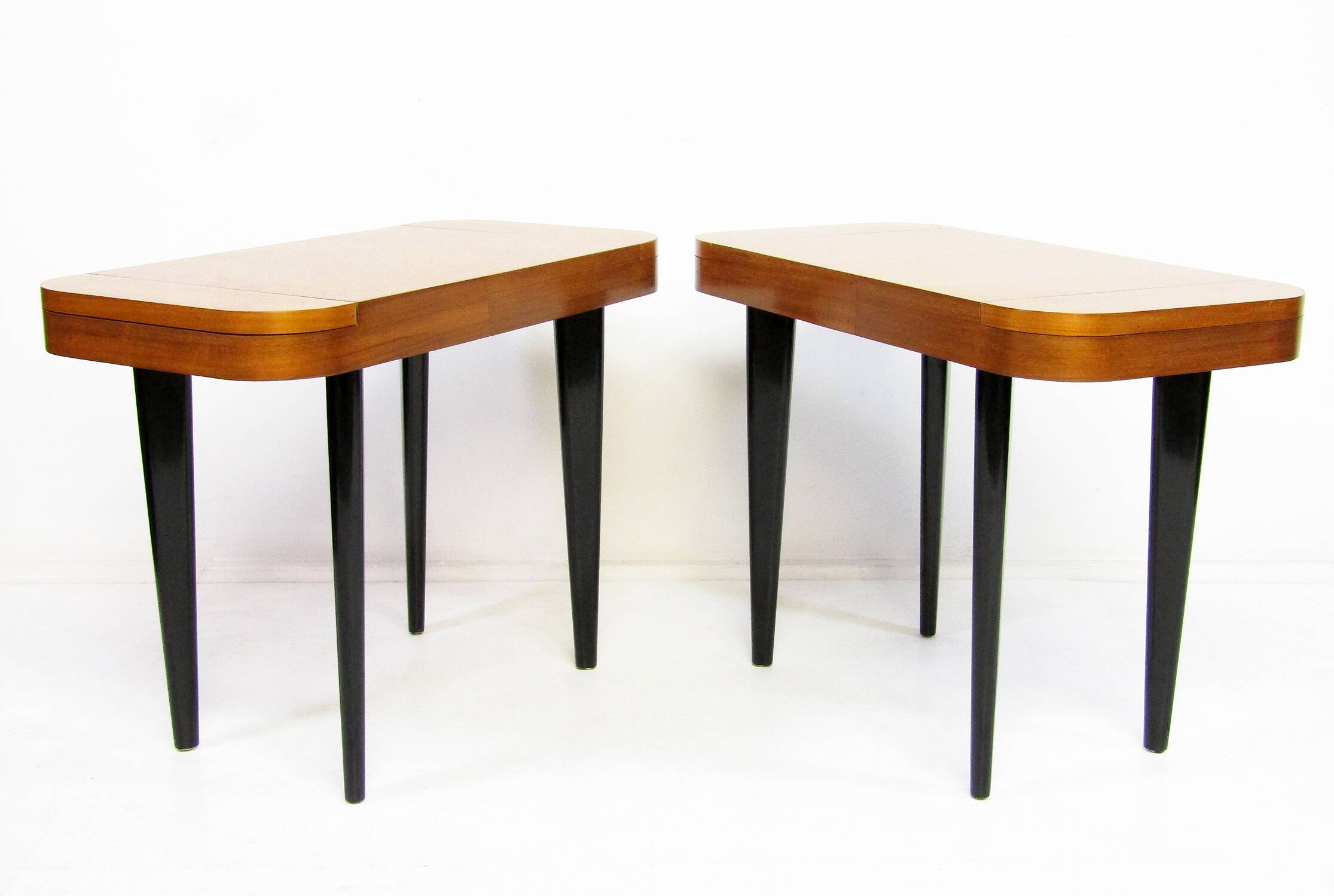Two Paldao Line Art Deco End Tables By Gilbert Rohde For Herman Miller, C 1940