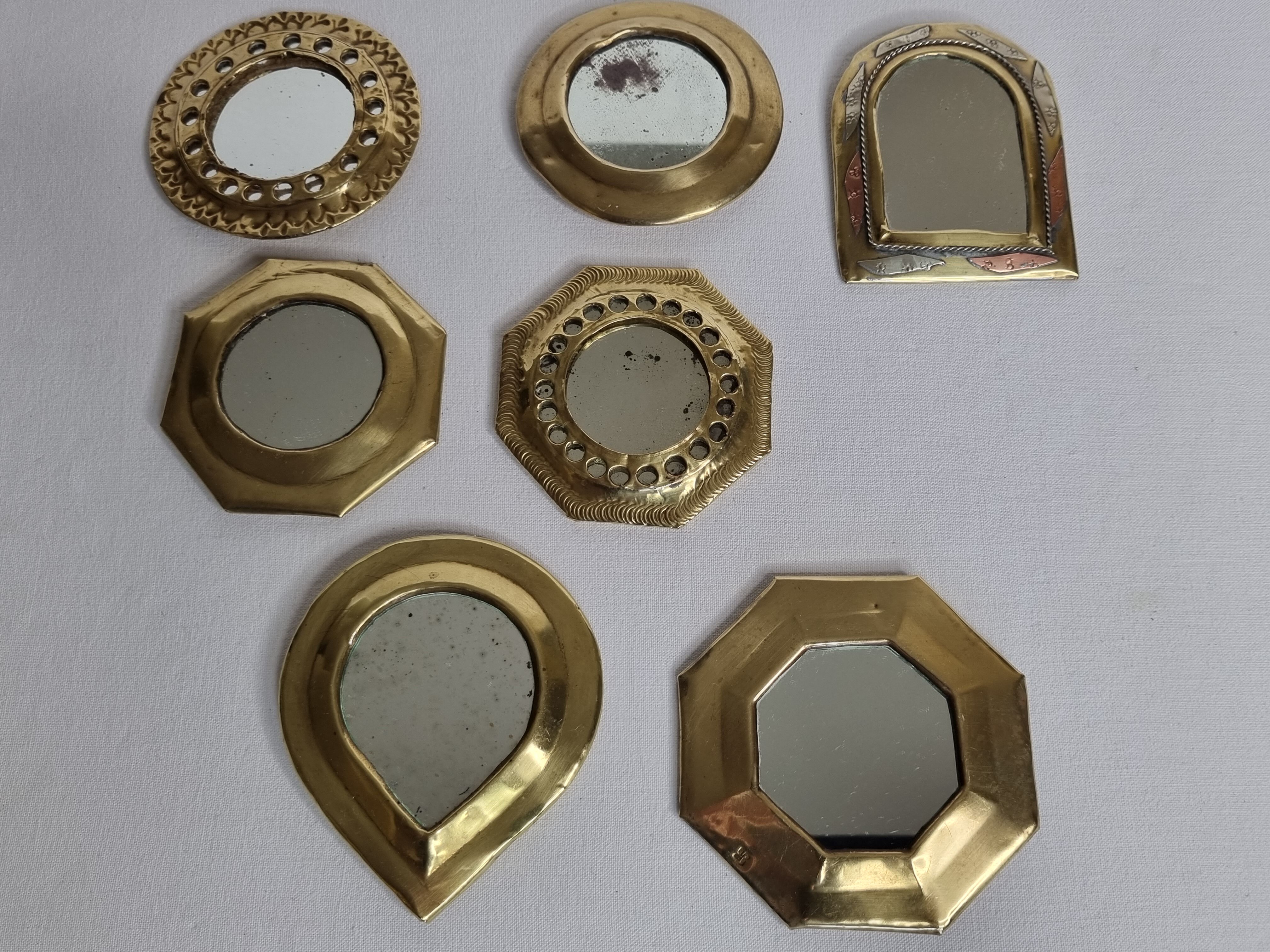 Set of 7 Moroccan mirrors in vintage brass 12 cm