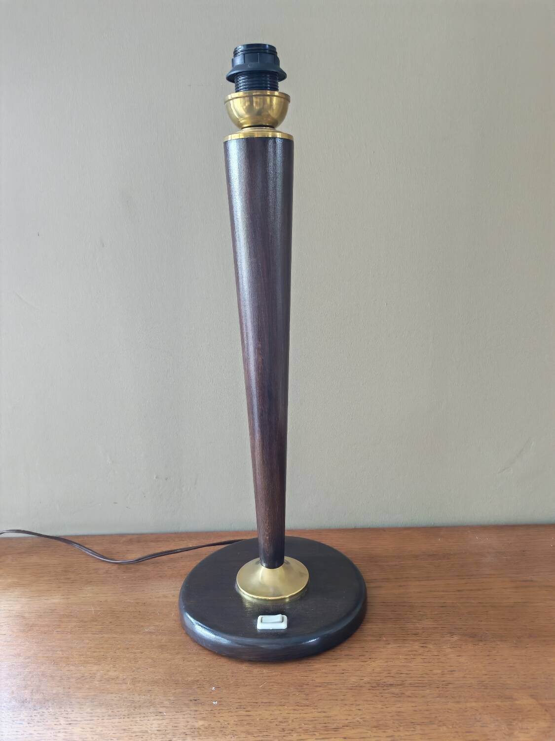 Vintage style Mazda lamp base