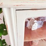 Old showcase