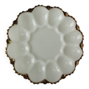 Plat à œufs ancien - opaline blanche
