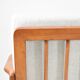 Canapé deux places beige de style scandinave