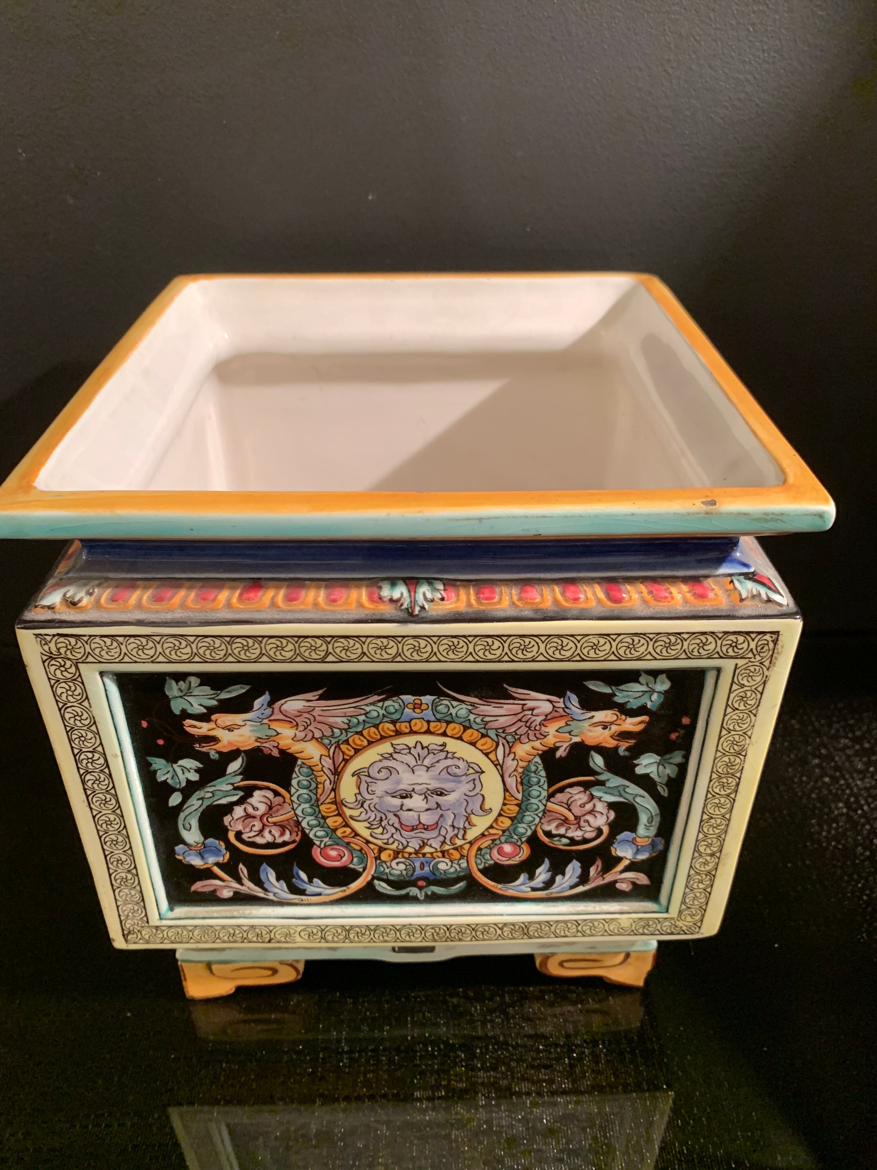 Sarreguemines, pot cache, gardener in earthenware XIXth