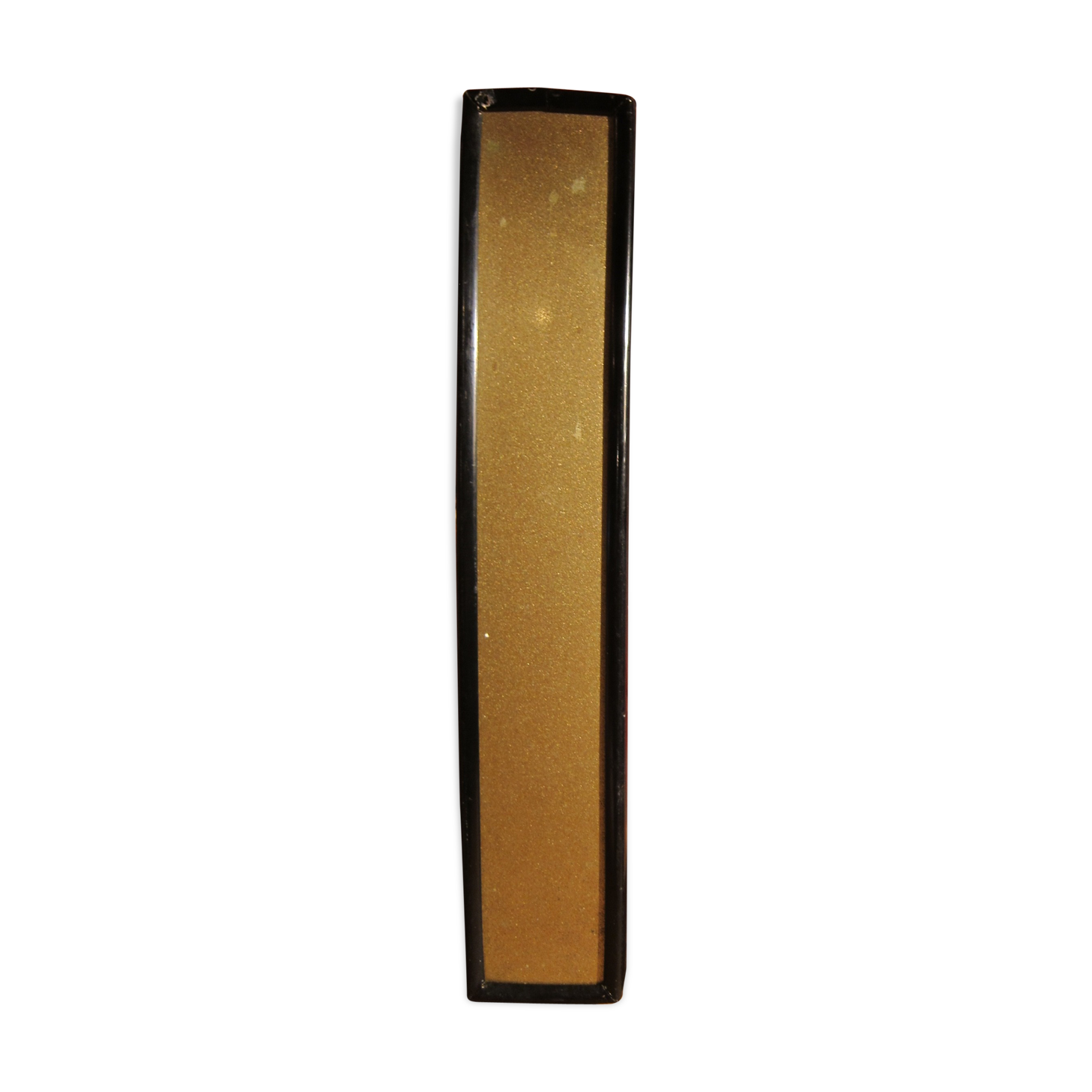 Teaches letter I vintage gold black outline