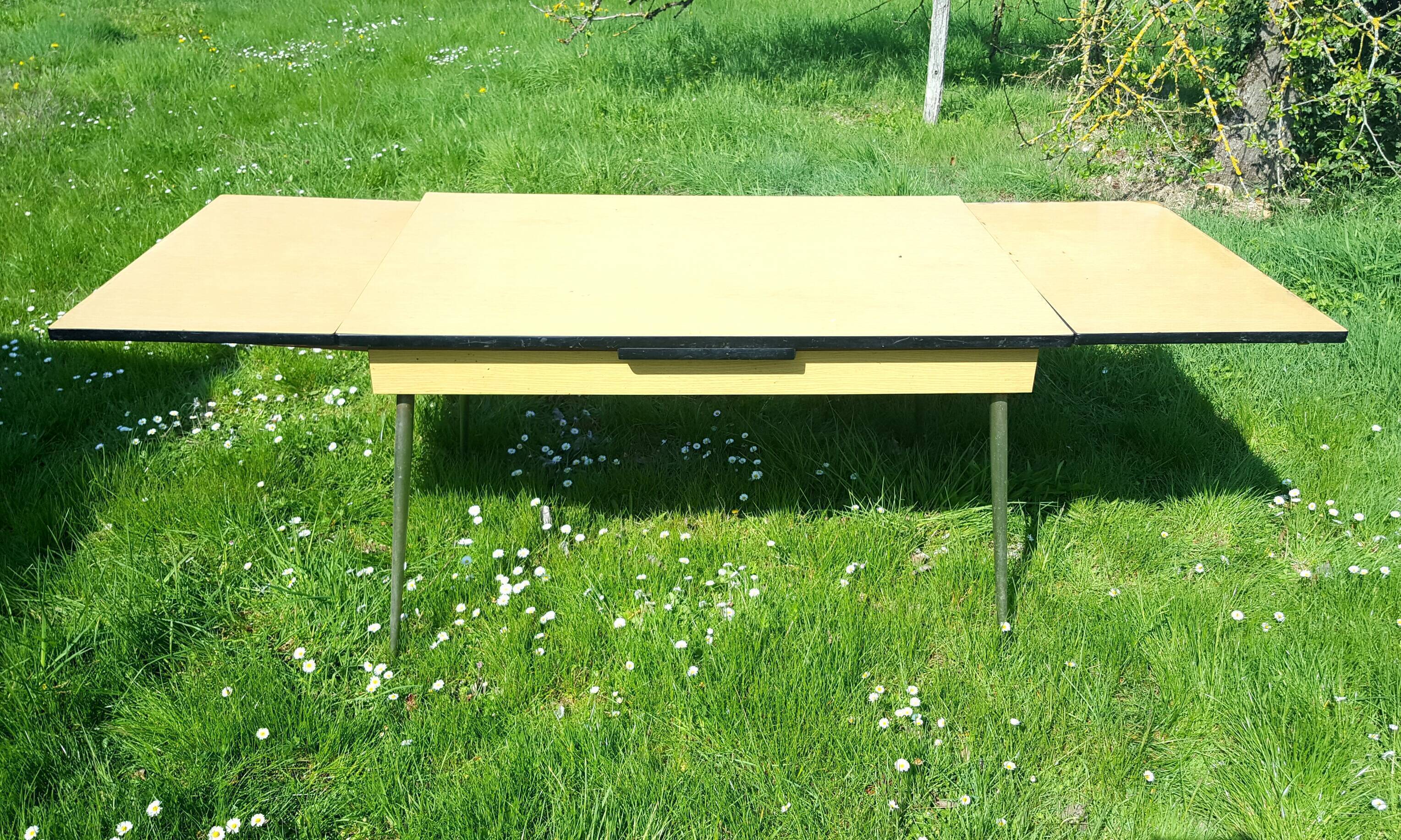 Vintage formica table with extensions circa 1970)