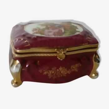 Bonbonniere boite a bijoux en porcelaine de limoges style fragonard