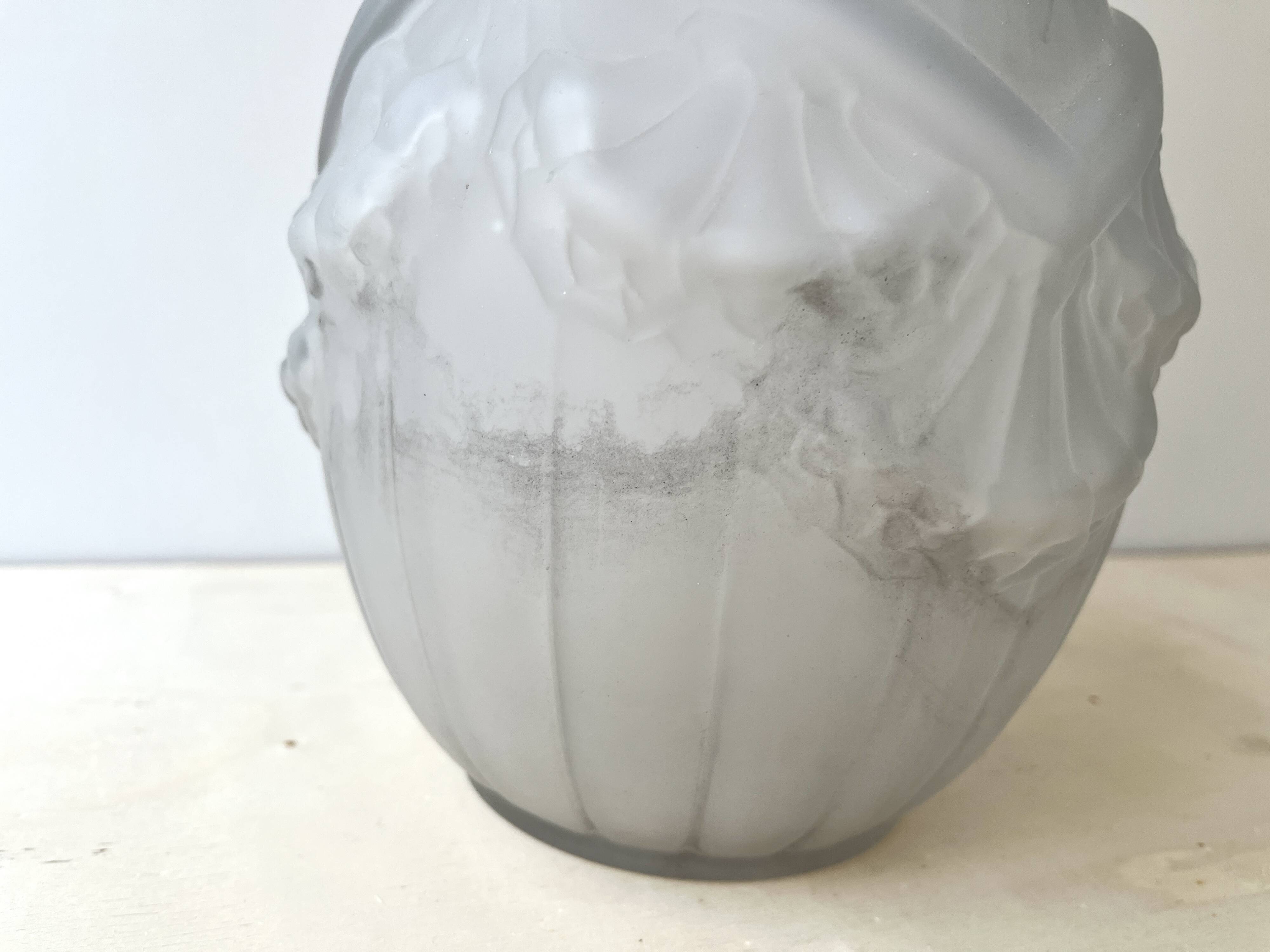 Antique Art Deco vase in moulded pressed glass signed Verçais Schneider.