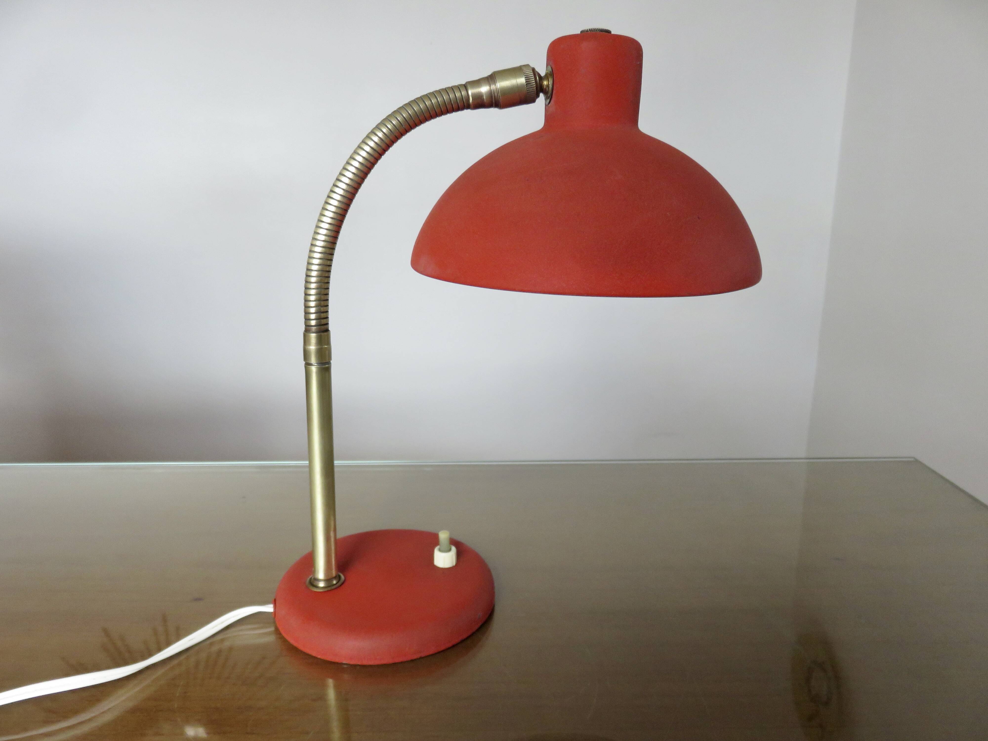 "Cocotte" lamp in brass and red lacquered metal, 1950s-60s.