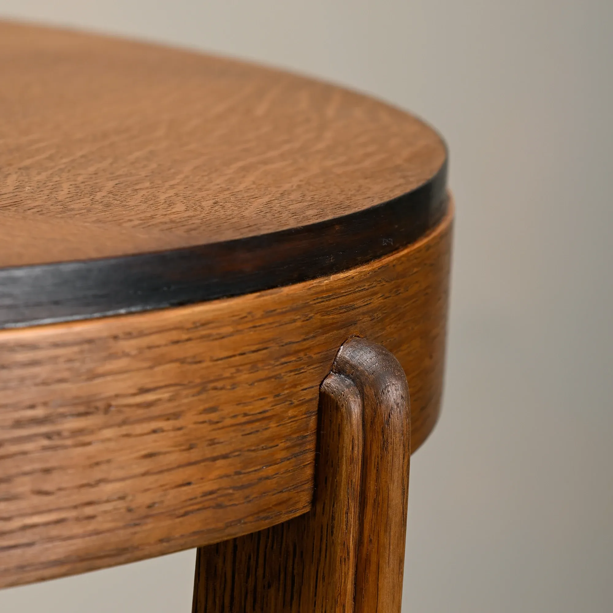 Dutch Art Deco Modernist Amsterdam School side table in Oak