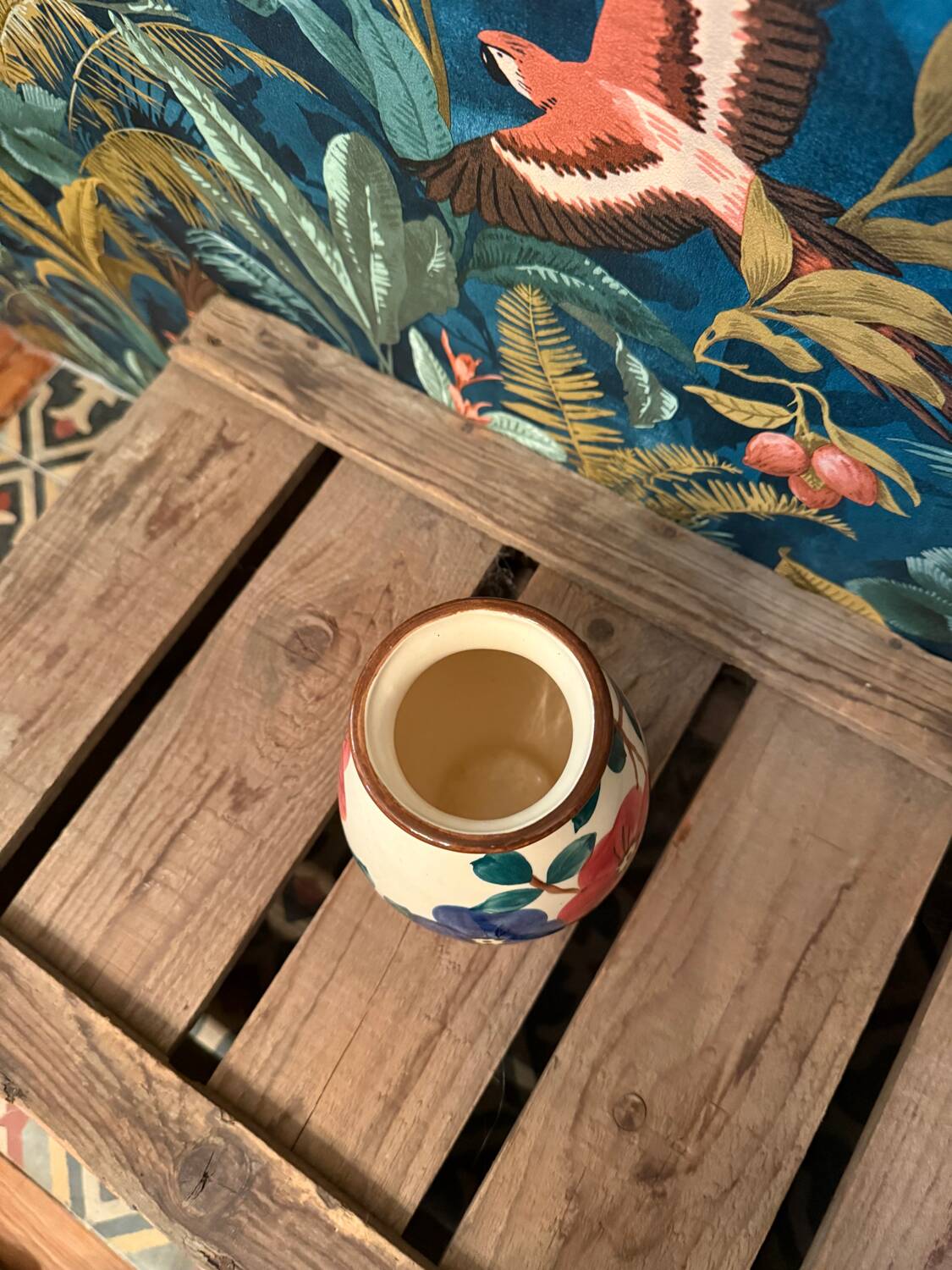 Small ceramic vase with flowers Saint Clement