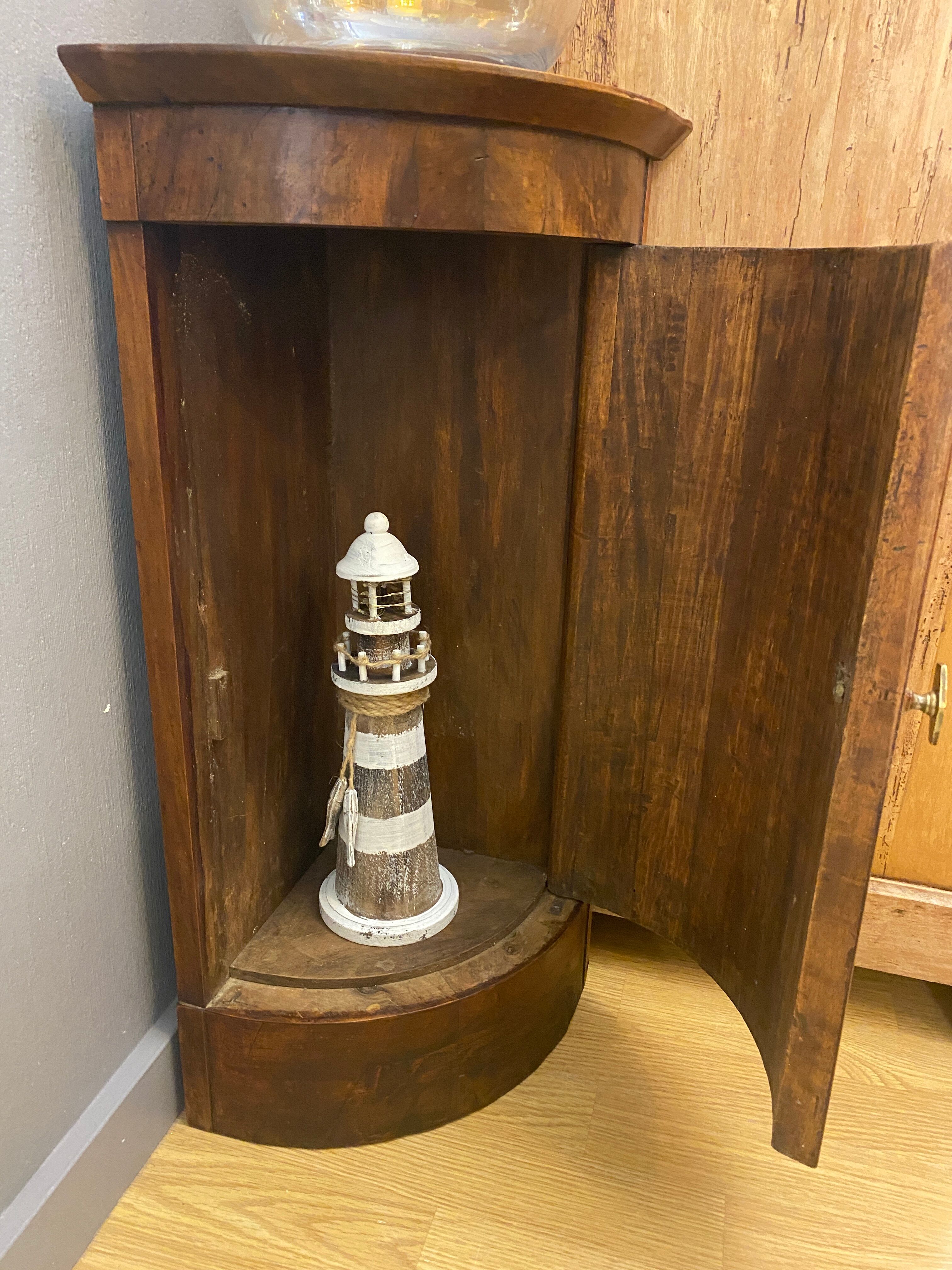 Corner furniture /notch