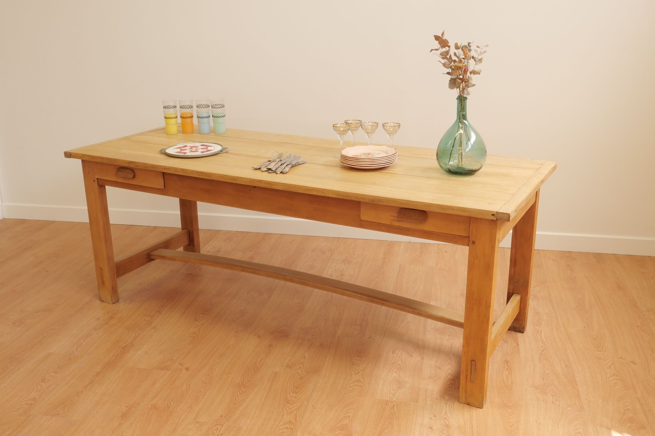 Farm table