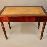 Bureau plat en acajou xixème dessus cuir