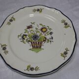 Service at Dessert Saint-Amand Vieux Delft