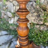 Small tripod pedestal table in walnut from the 19th century