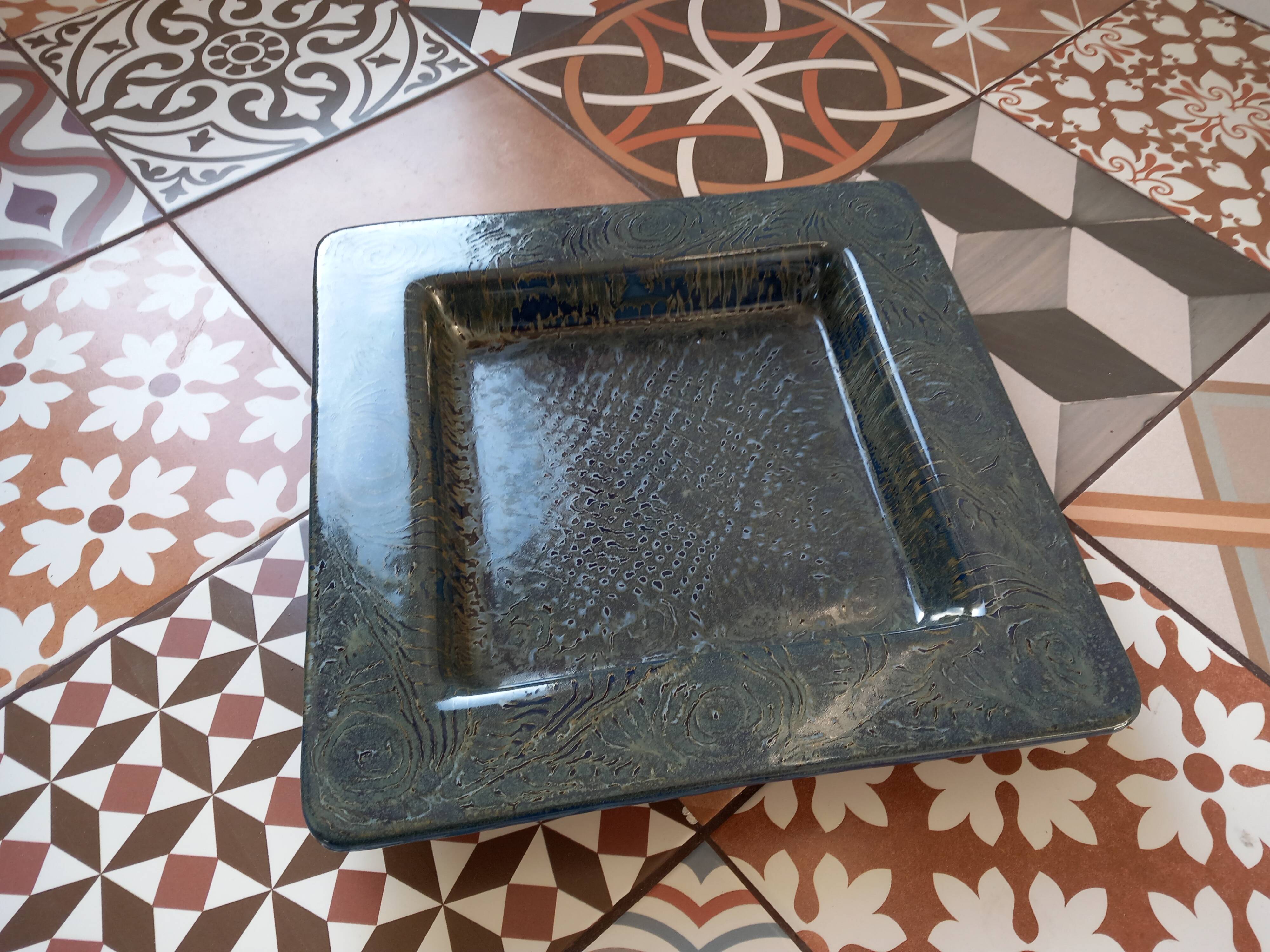 Centrepiece or large ceramic catchall in glazed ceramic signed Vila Clara.