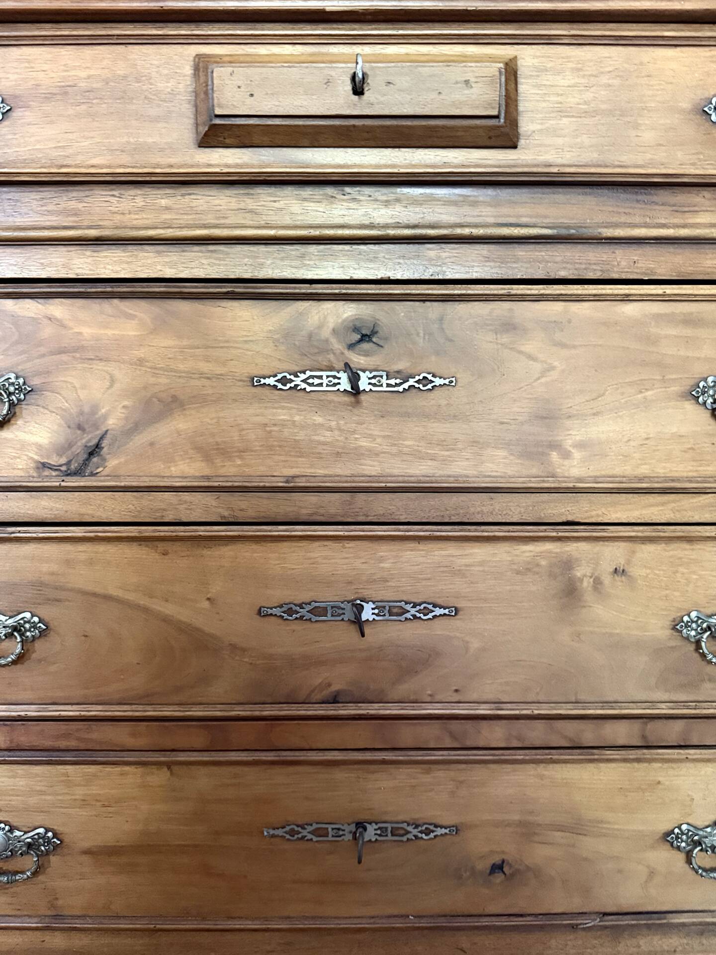 Antique Louis-Philippe commode in solid wood and white marble.