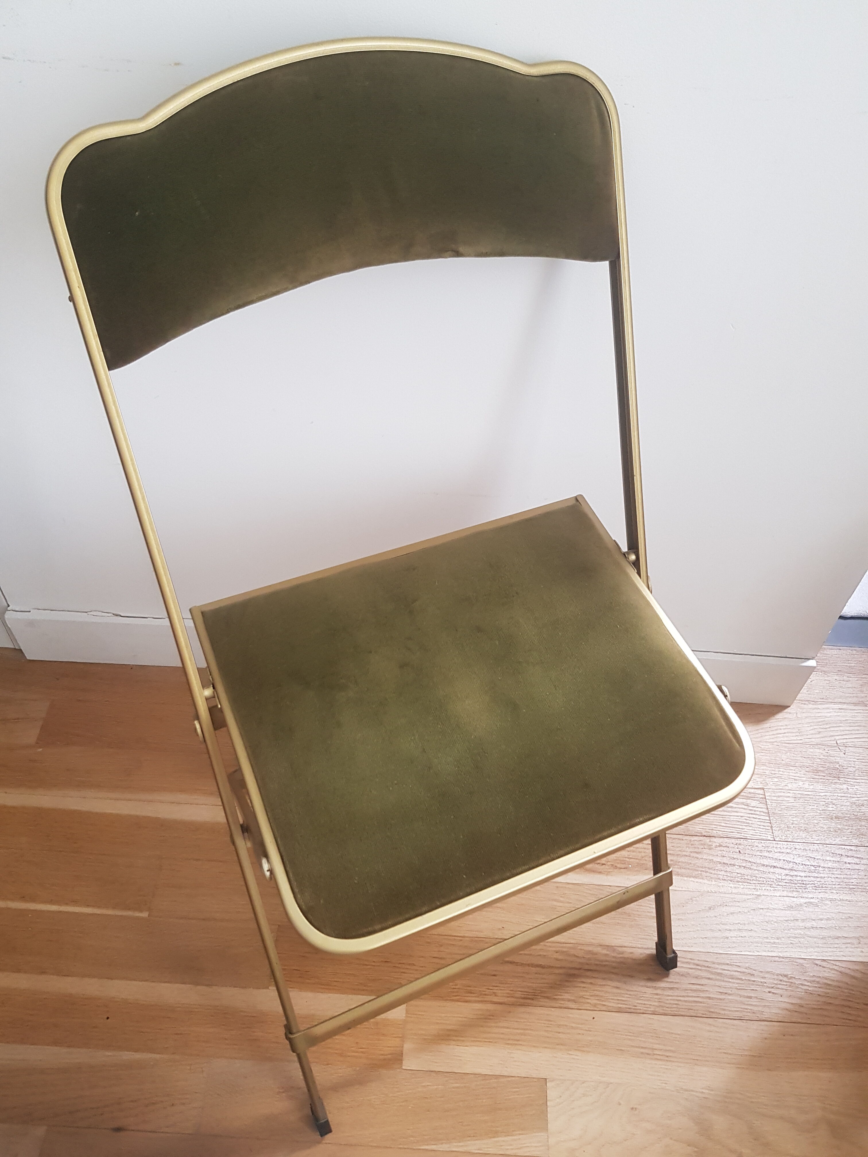 Velvet folding chair