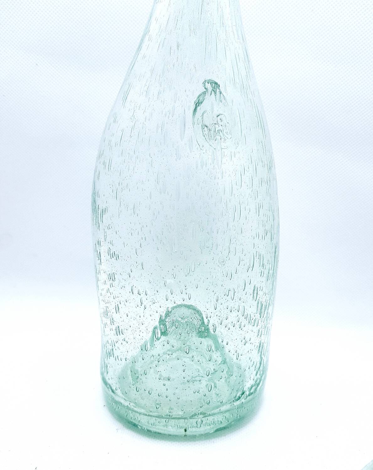 Carafe en verre soufflé bouche Biot