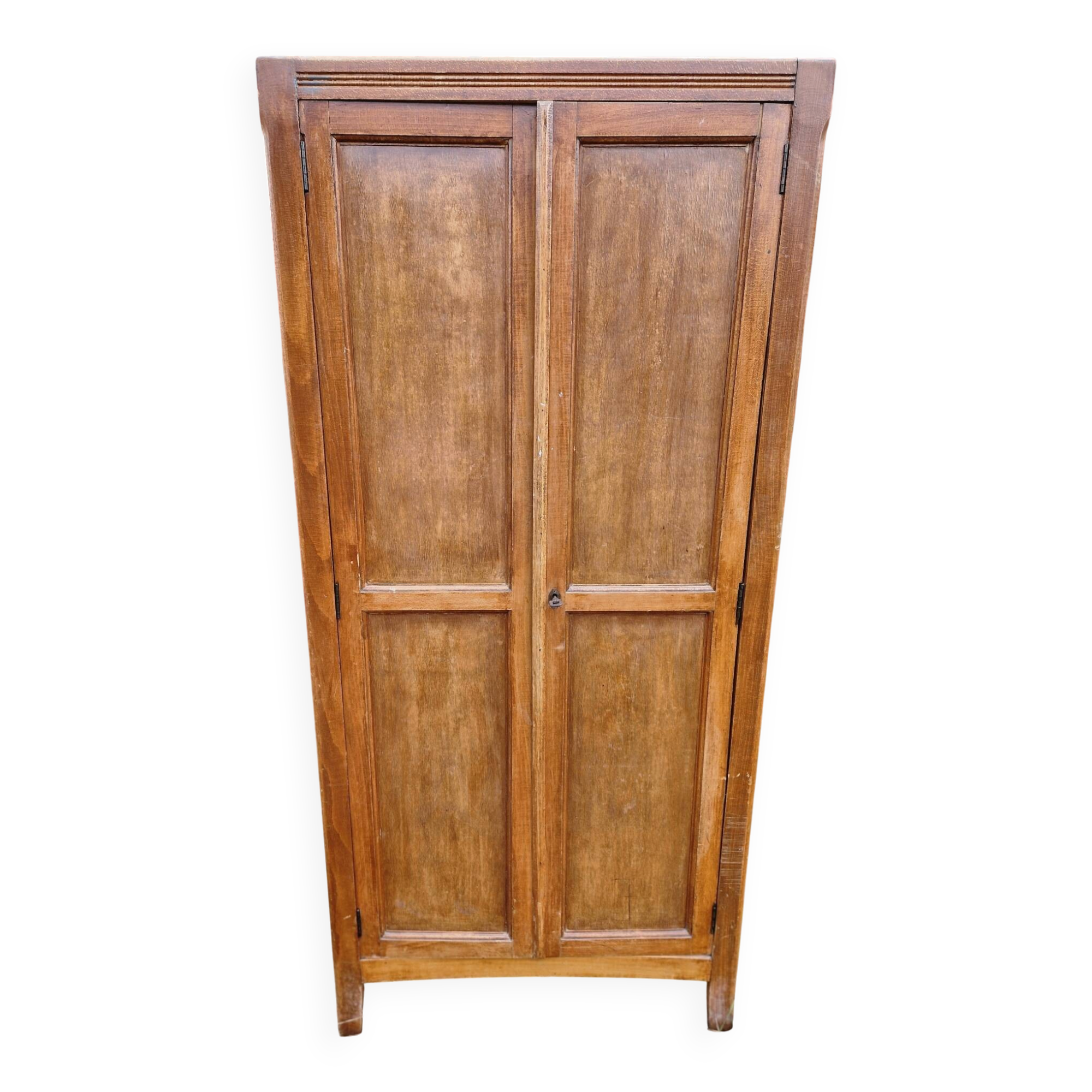 Armoire parisienne