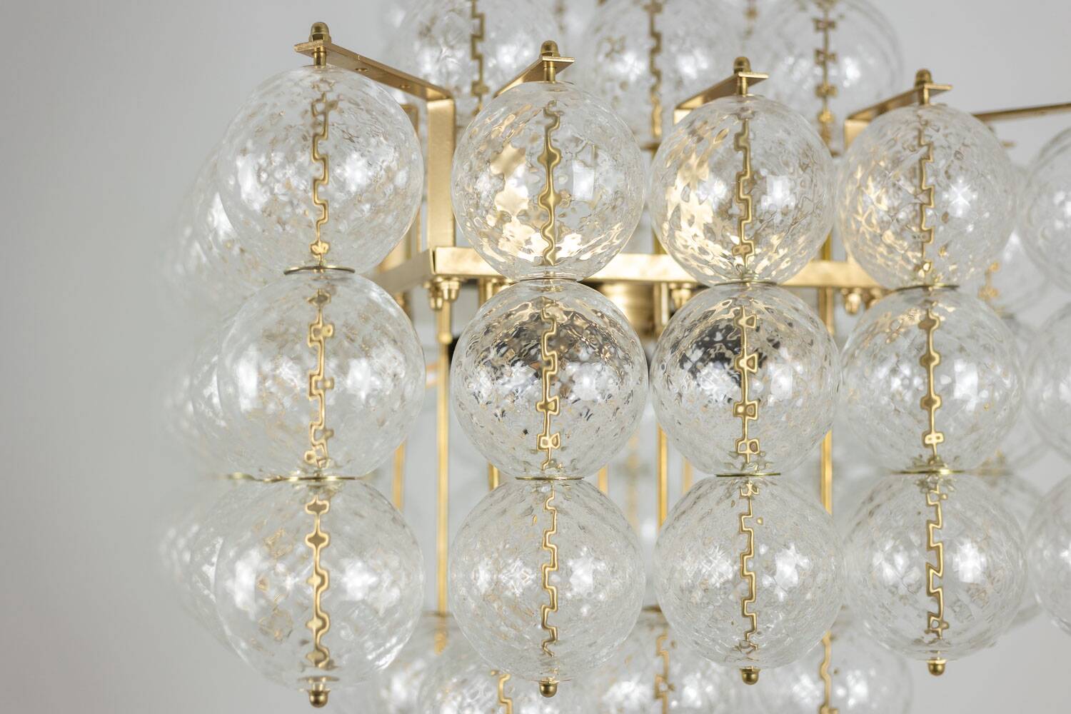 Chandelier in blown glass and gilded brass. 1970s. LS59391508H