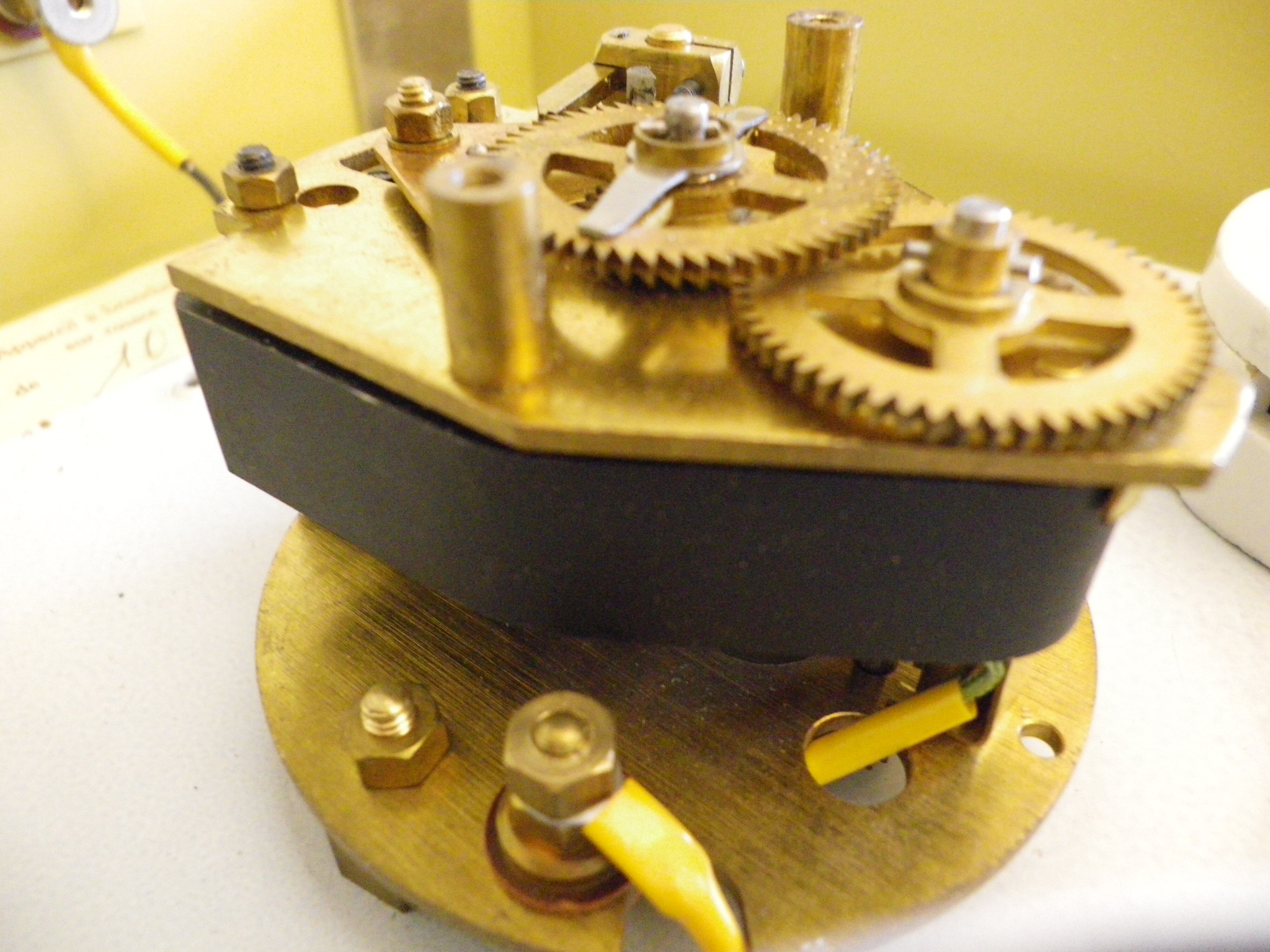 1970 Decoration Shine Receiver Clock with porcelain rose window