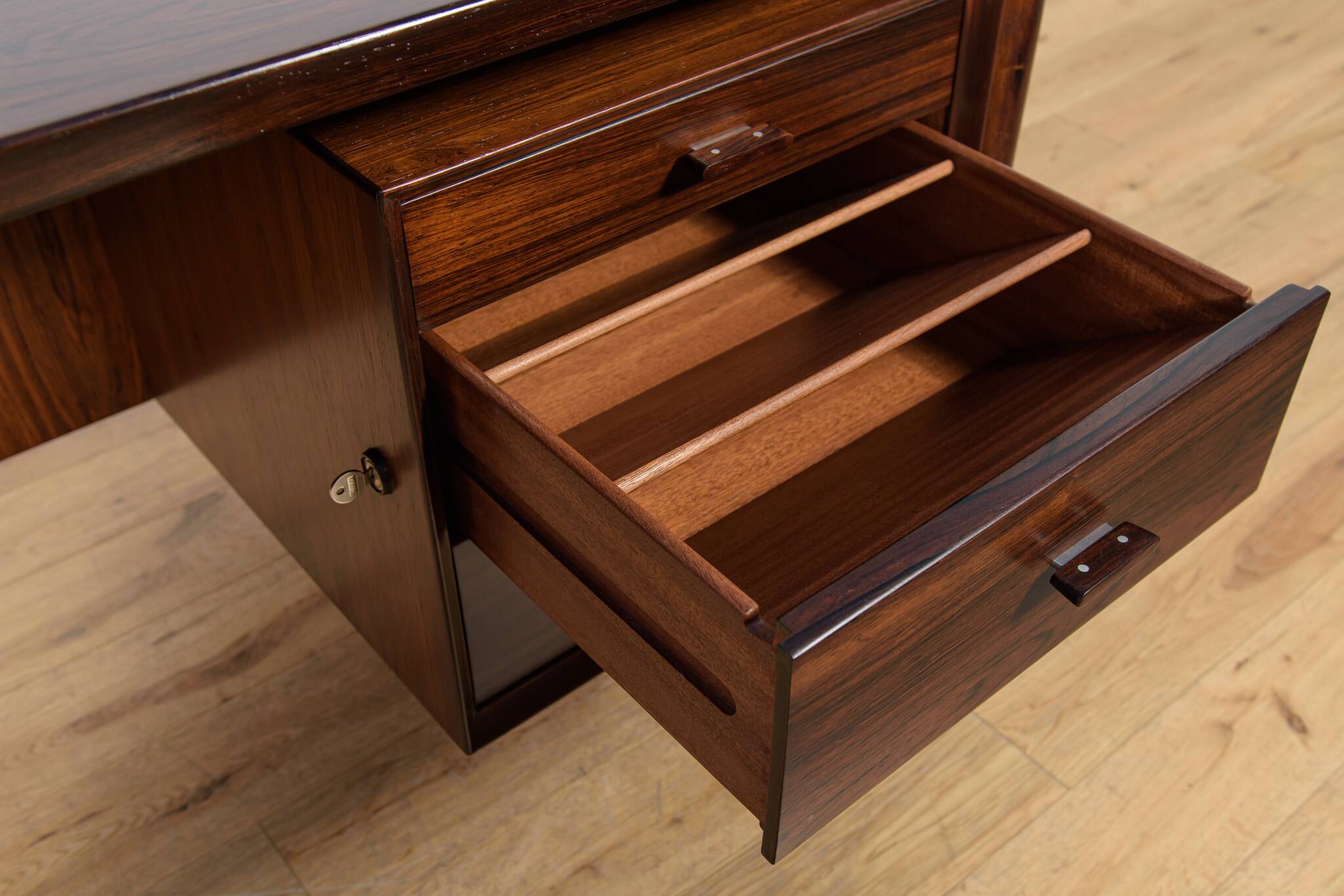 Mid-Century Rosewood Freestanding Desk Model 207 by Arne Vodder for Sibast,