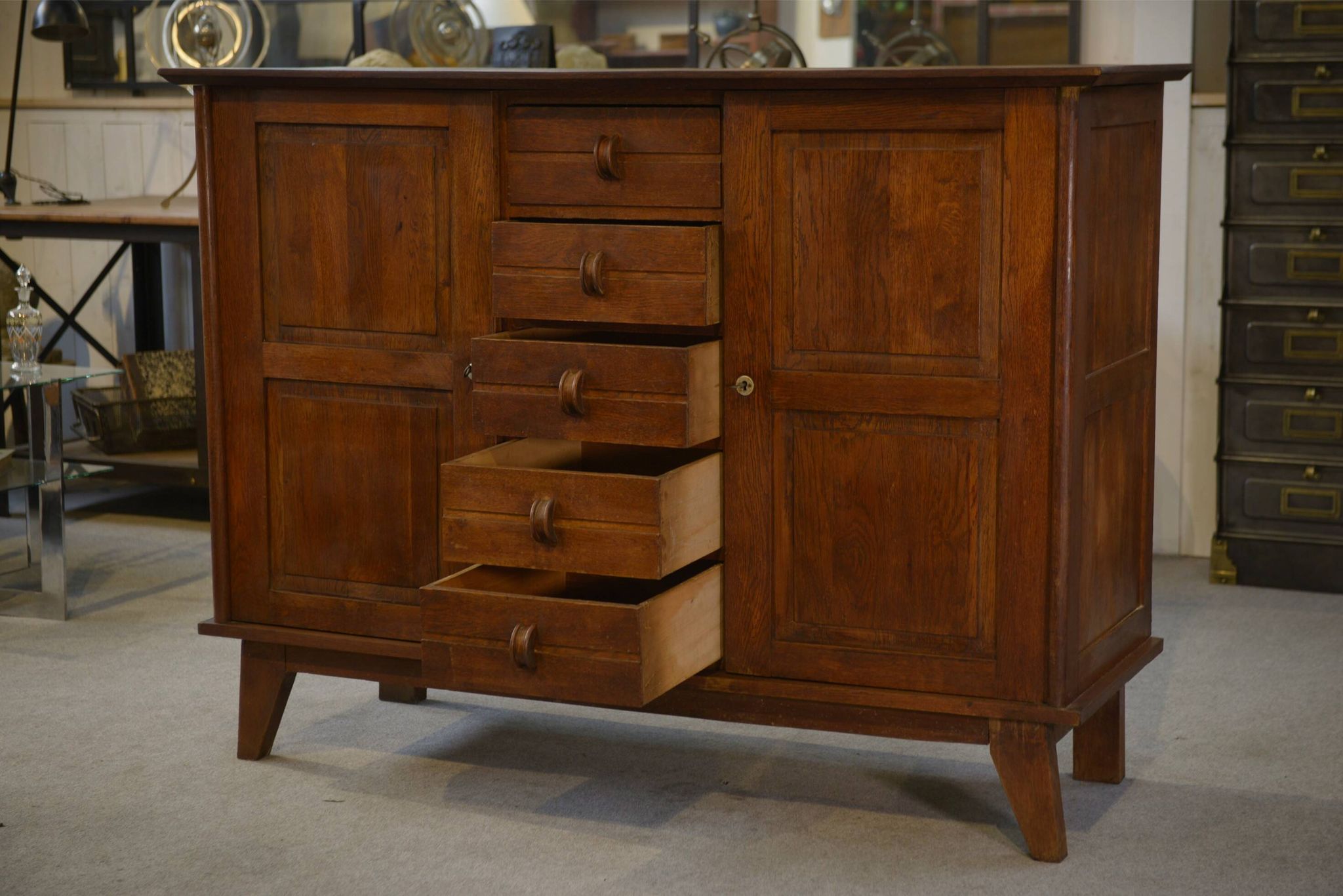Buffet reconstruction en chêne par René Gabriel 1940’s