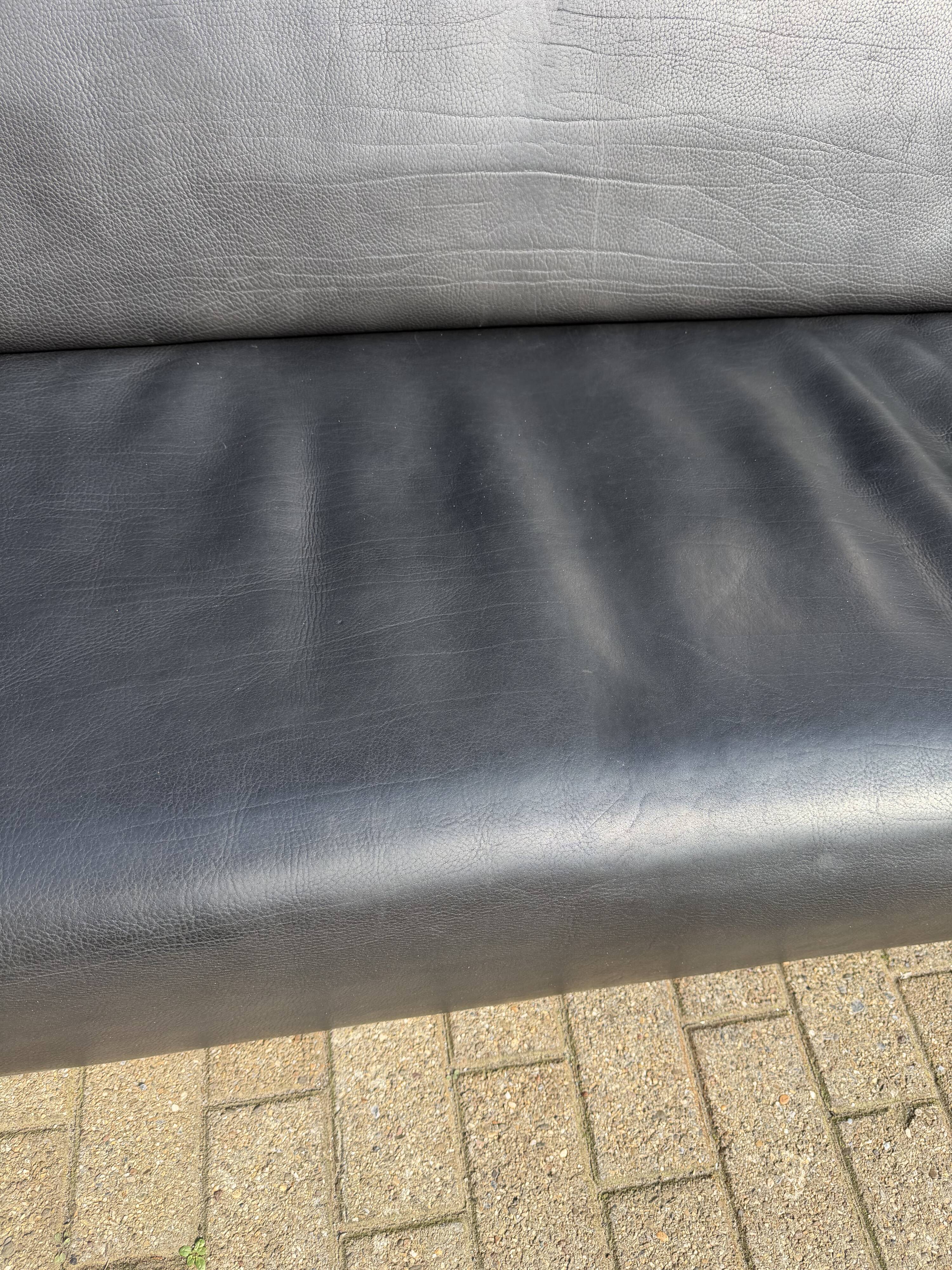 De Sede Ds47 3-seater in buffalo leather NECK 5 mm black leather