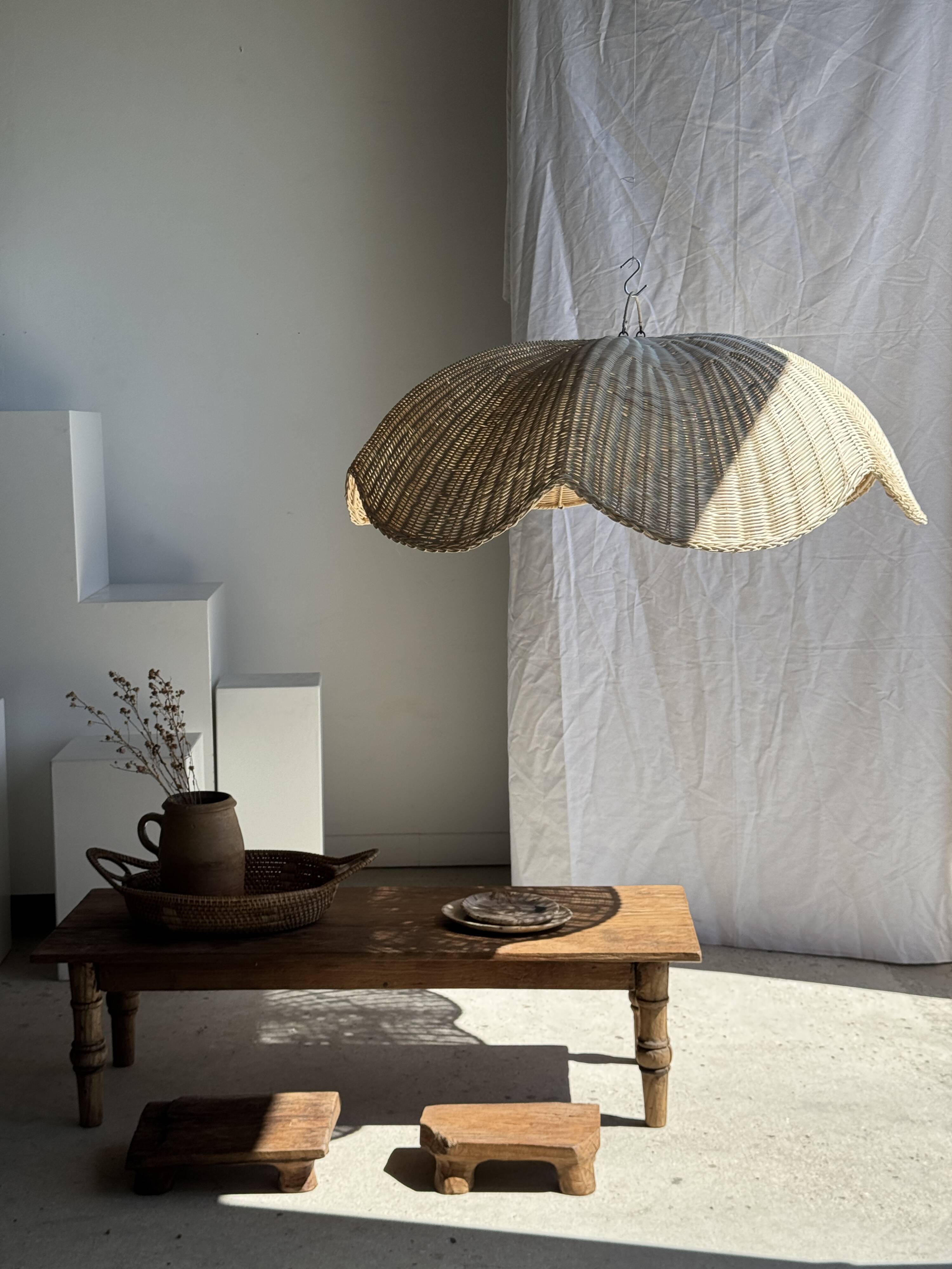 Large suspension or lampshade in flat woven tulip flower rattan H35 D