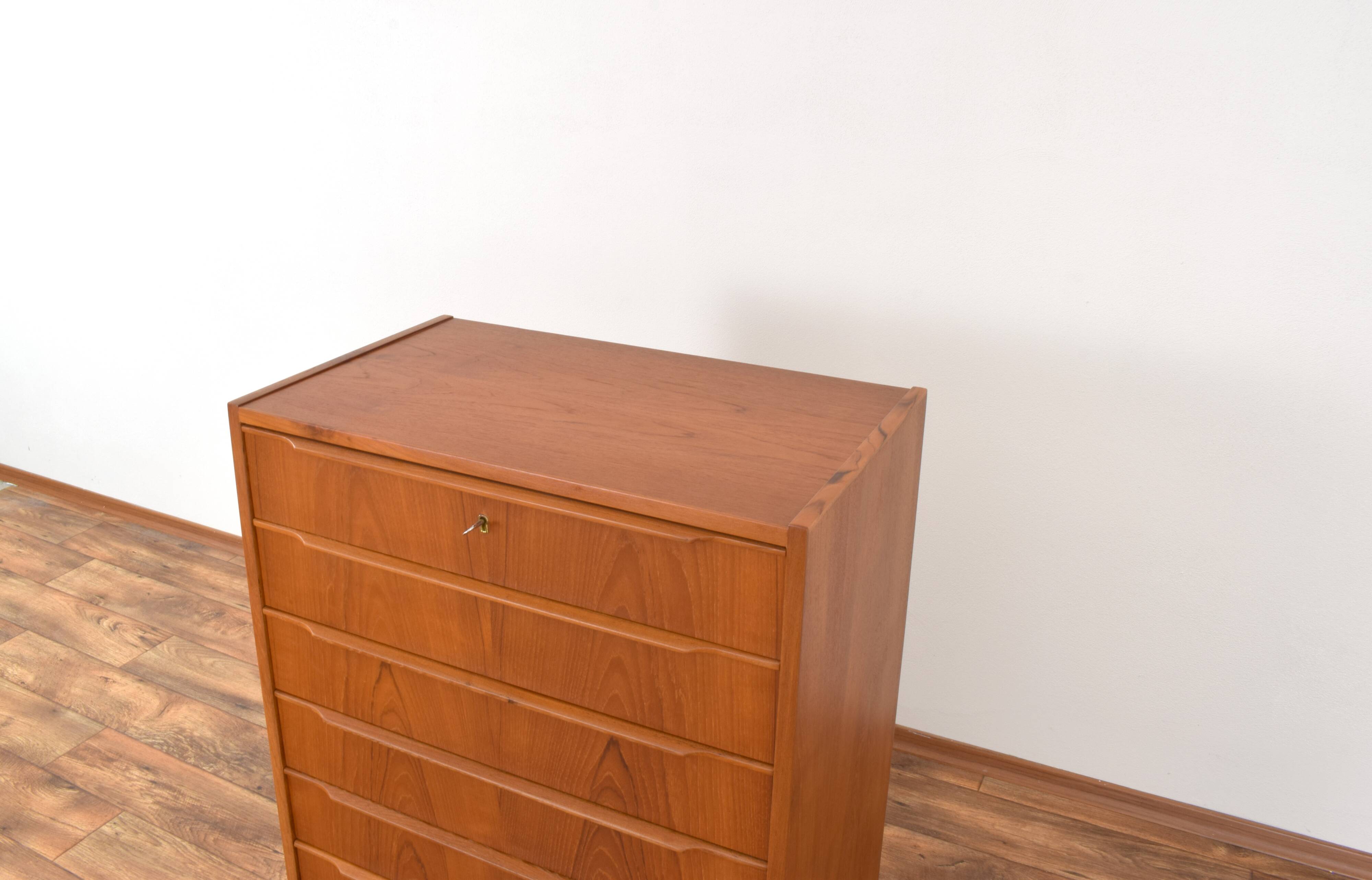 Mid-Century Danish Teak Chest of Drawers, 1960s