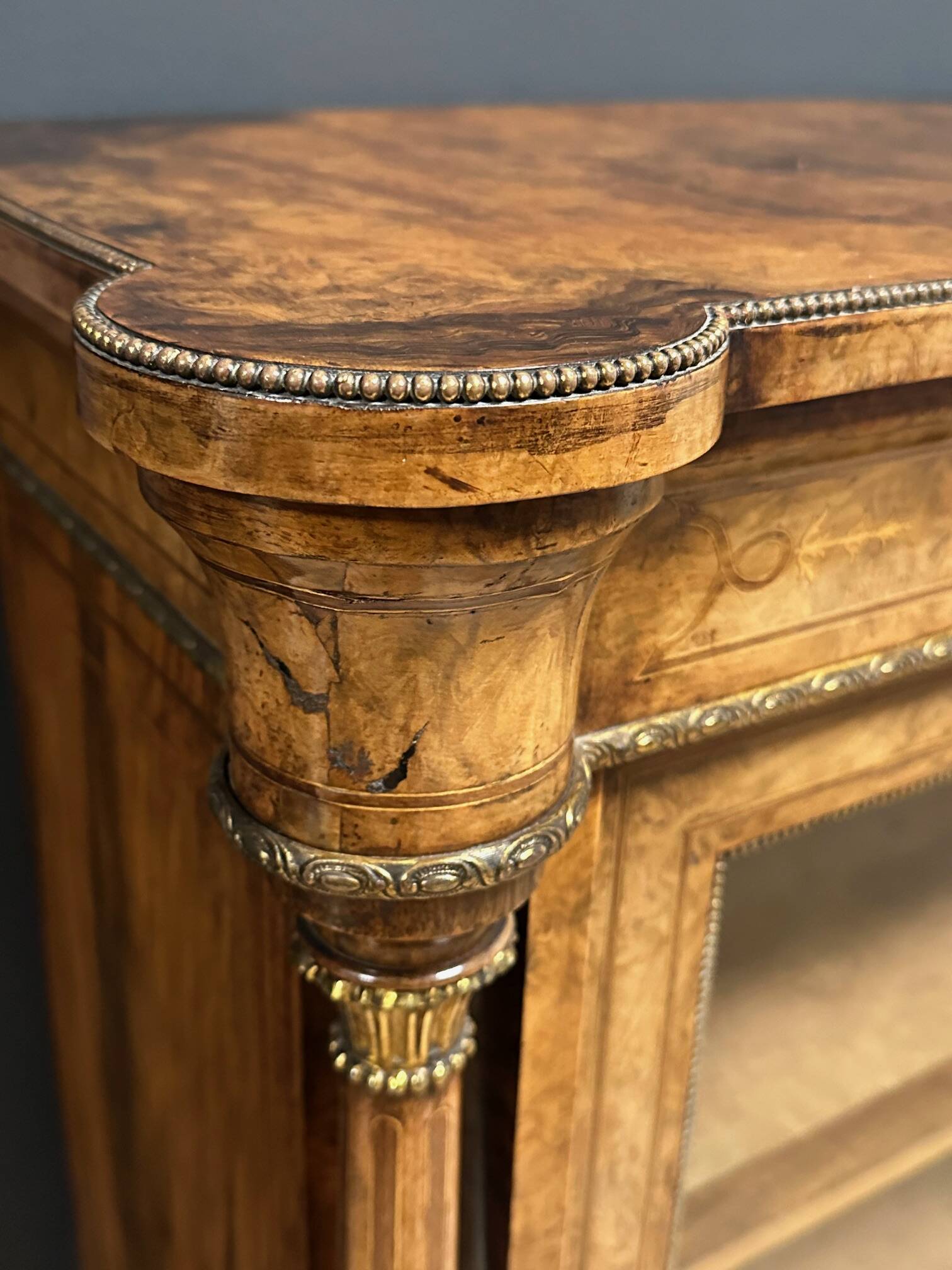 Bibliothèque ancienne