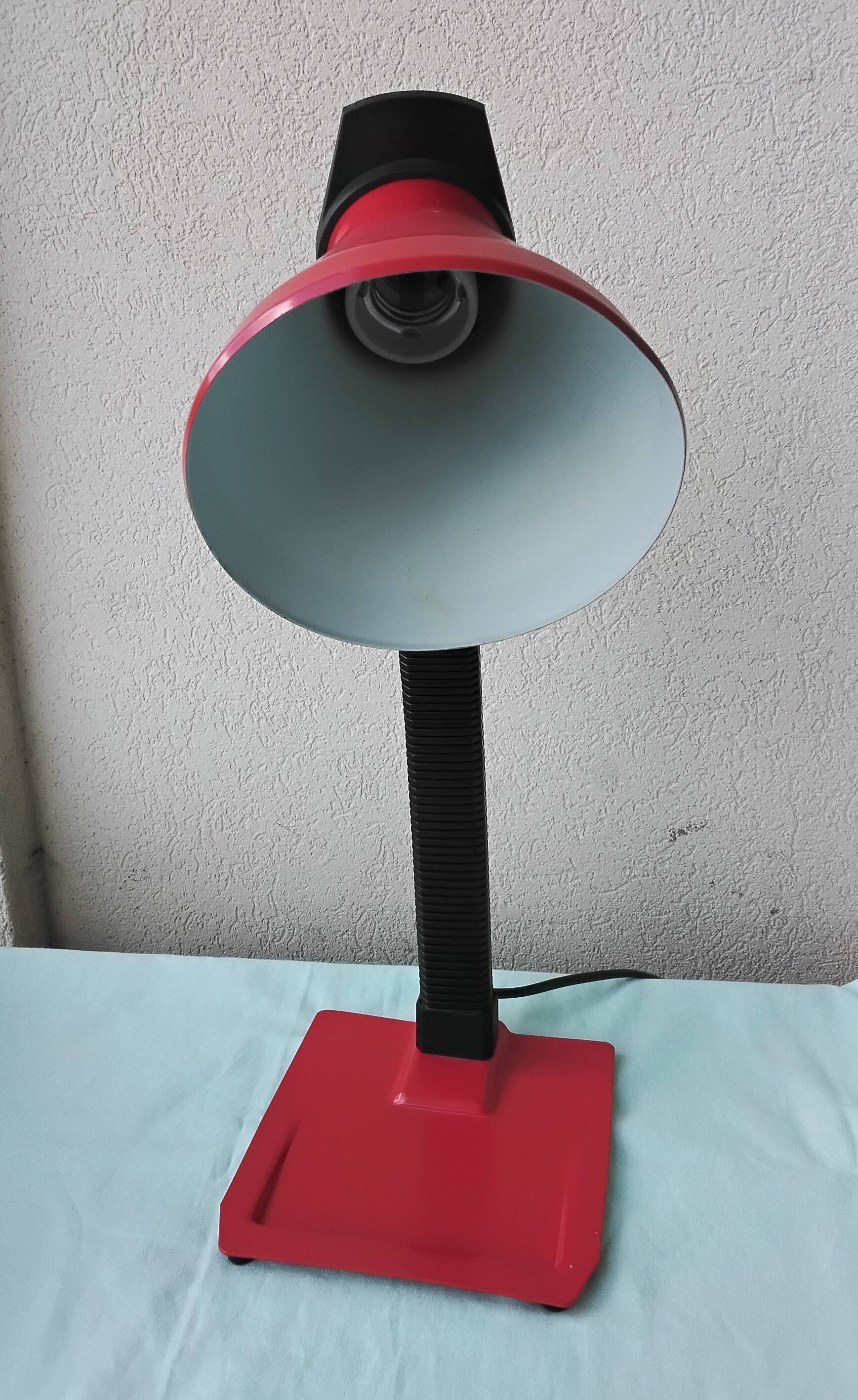 Lampe de bureau rouge