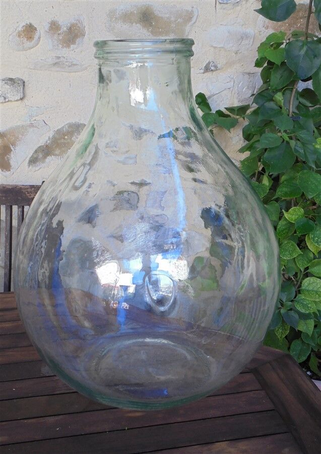 Transparent demijohn
