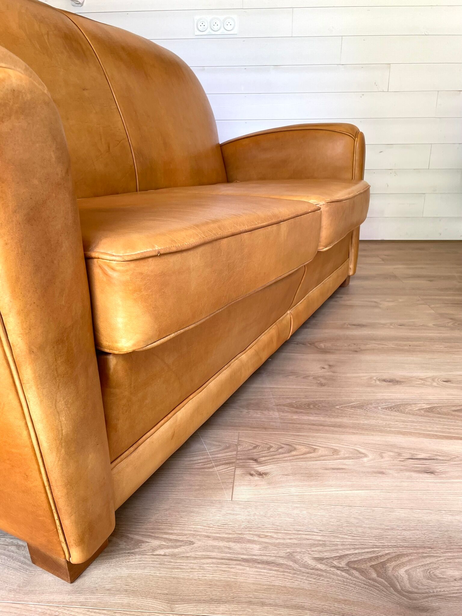 Authentic Club Lounge Set (Sofa + 1 Armchair) in Basane Leather