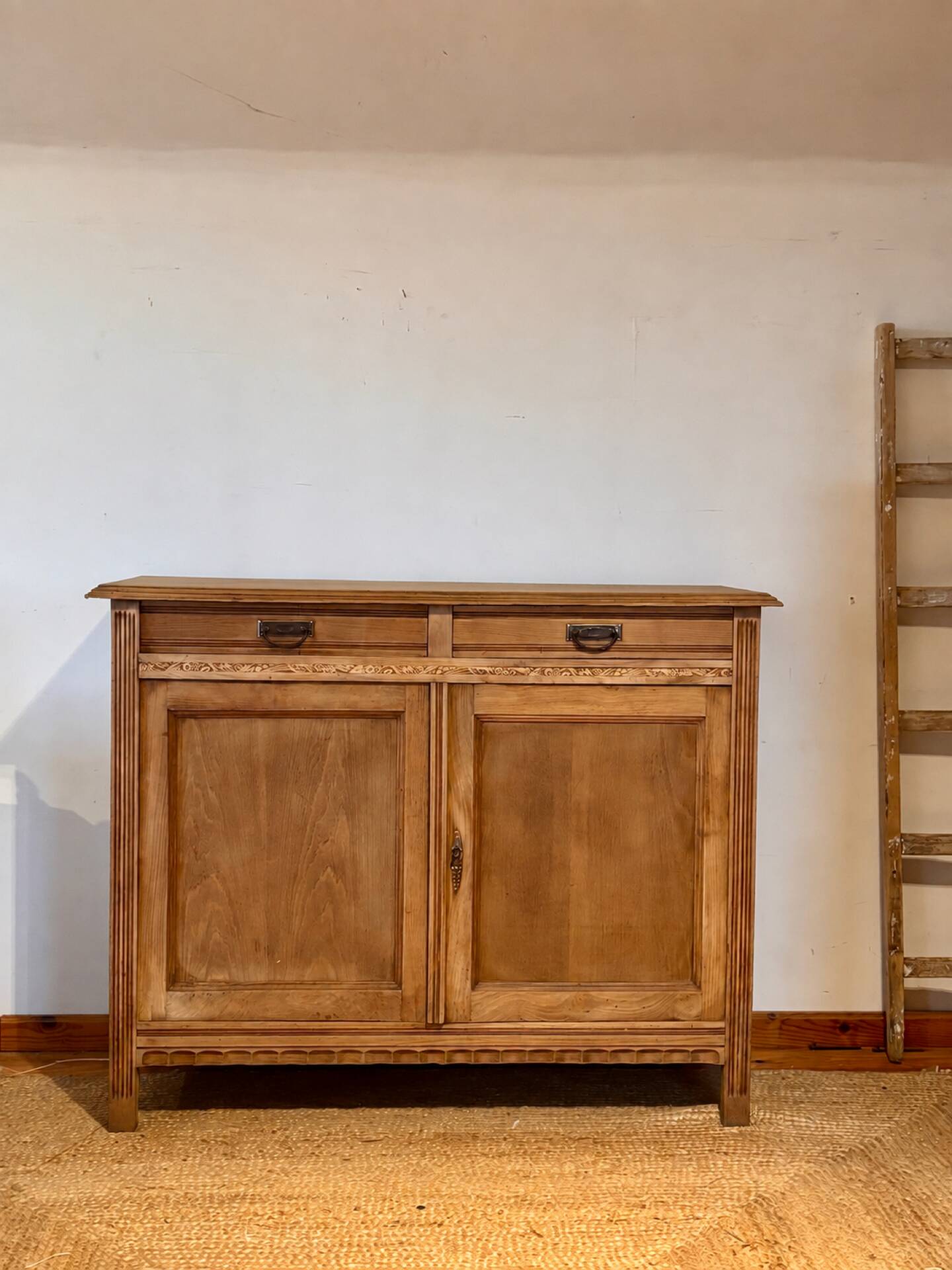 Buffet ancien en chêne brut - 2 tiroirs 