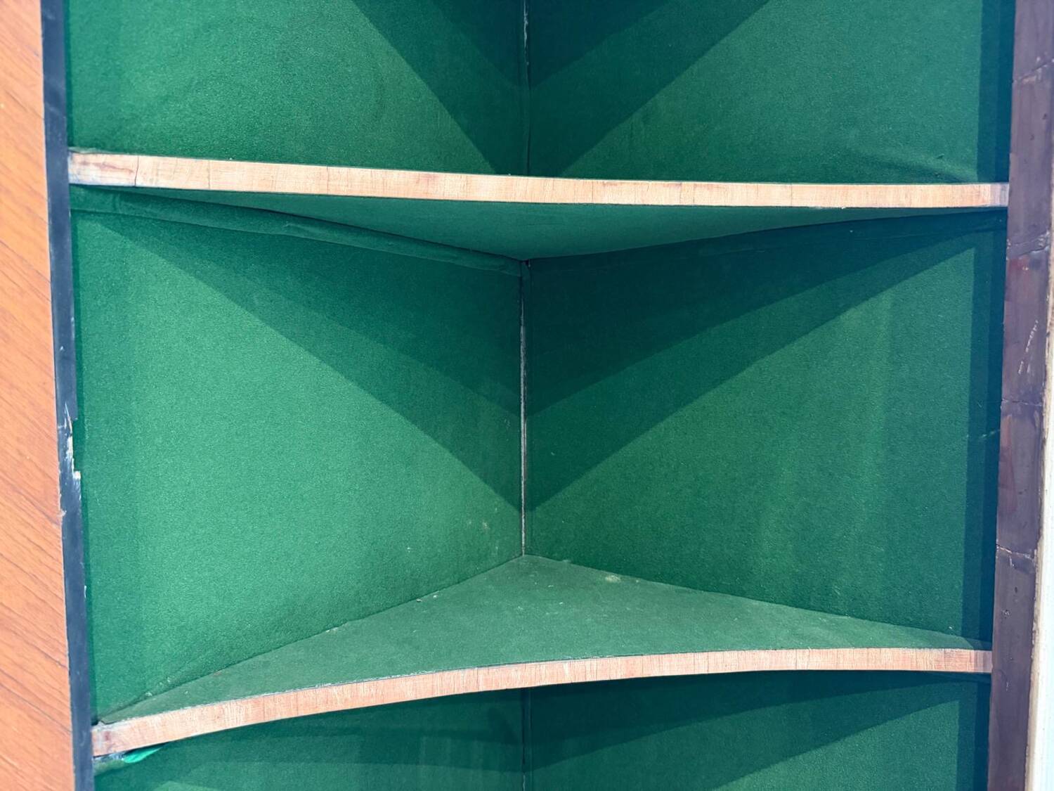 Corner display cabinet
